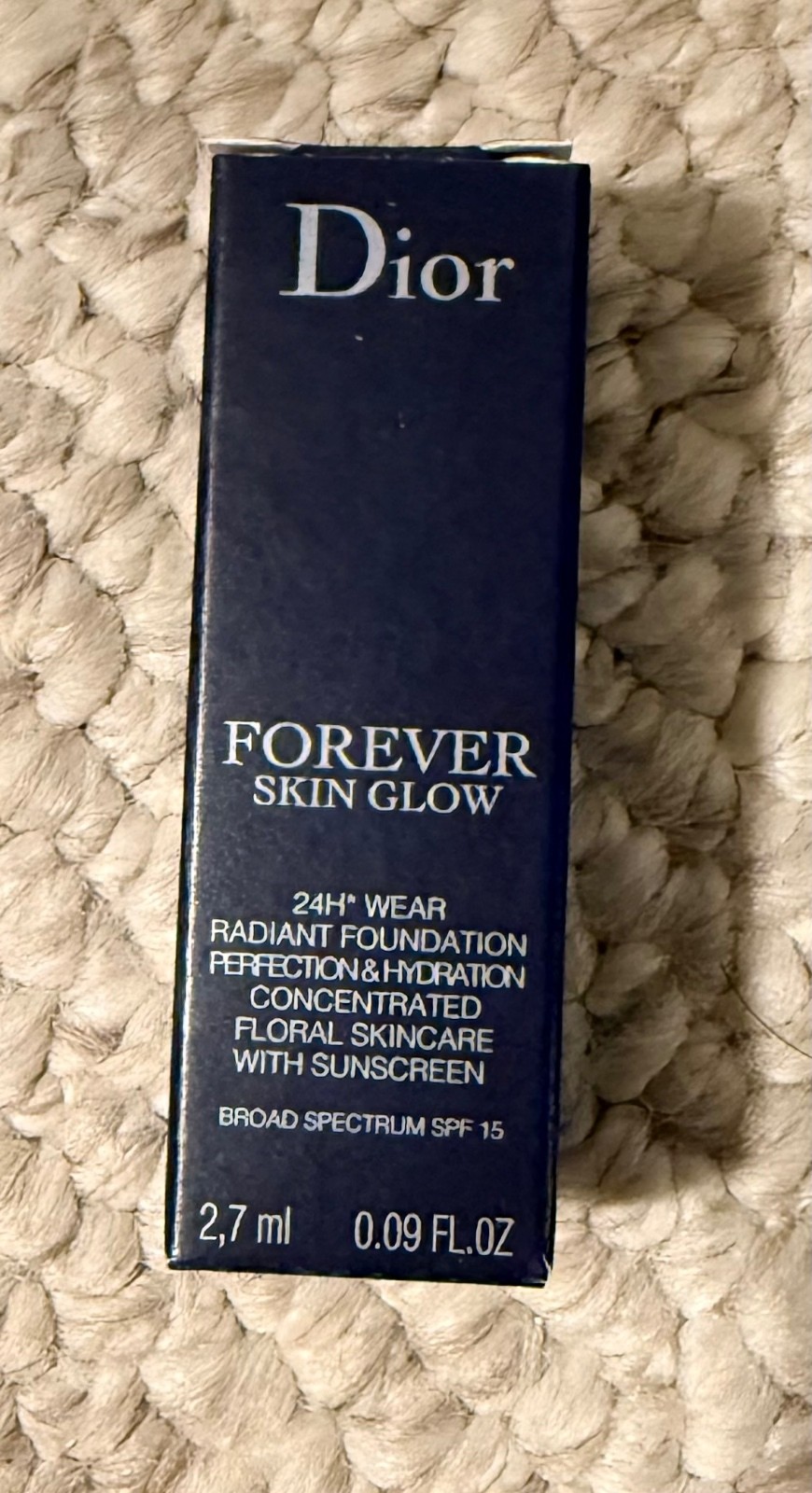 Mini Dior Forever Skin Glow Radiant Foundation with Sunscreen 2.7ml