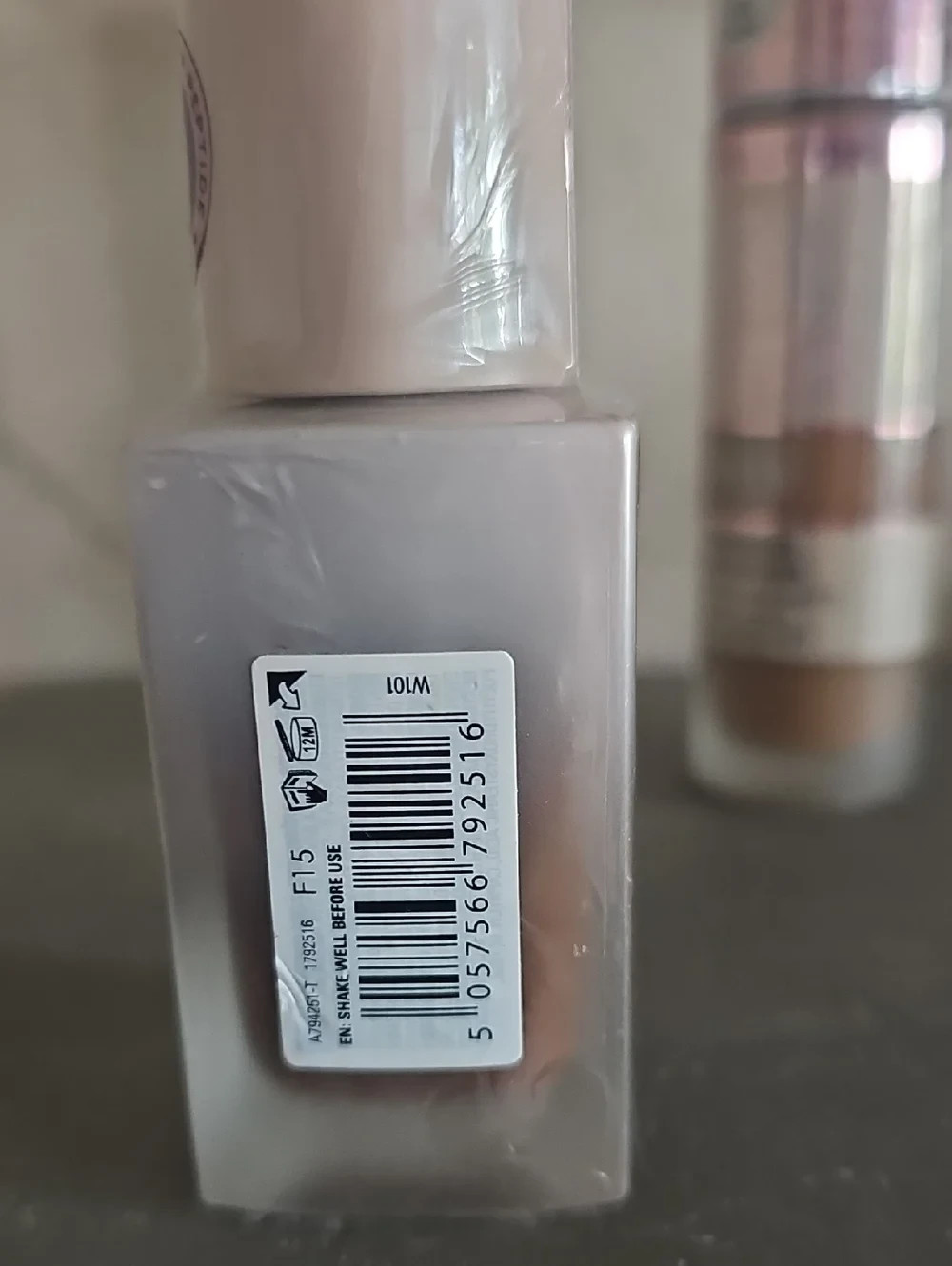 Revolution Makeup Bundle Skin Silk Luminous Serum & IRL Filter Foundation