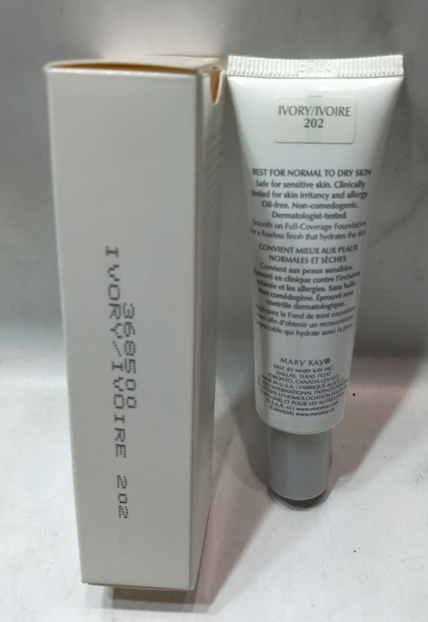 Mary Kay Full Coverage Foundation Ivory 202 #368500 1 fl oz. For Normal to Dry