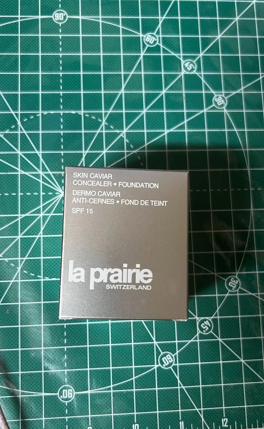 La Prairie Skin Caviar Concealer Foundation SPF15 NC-05 Petale 100% Authentic