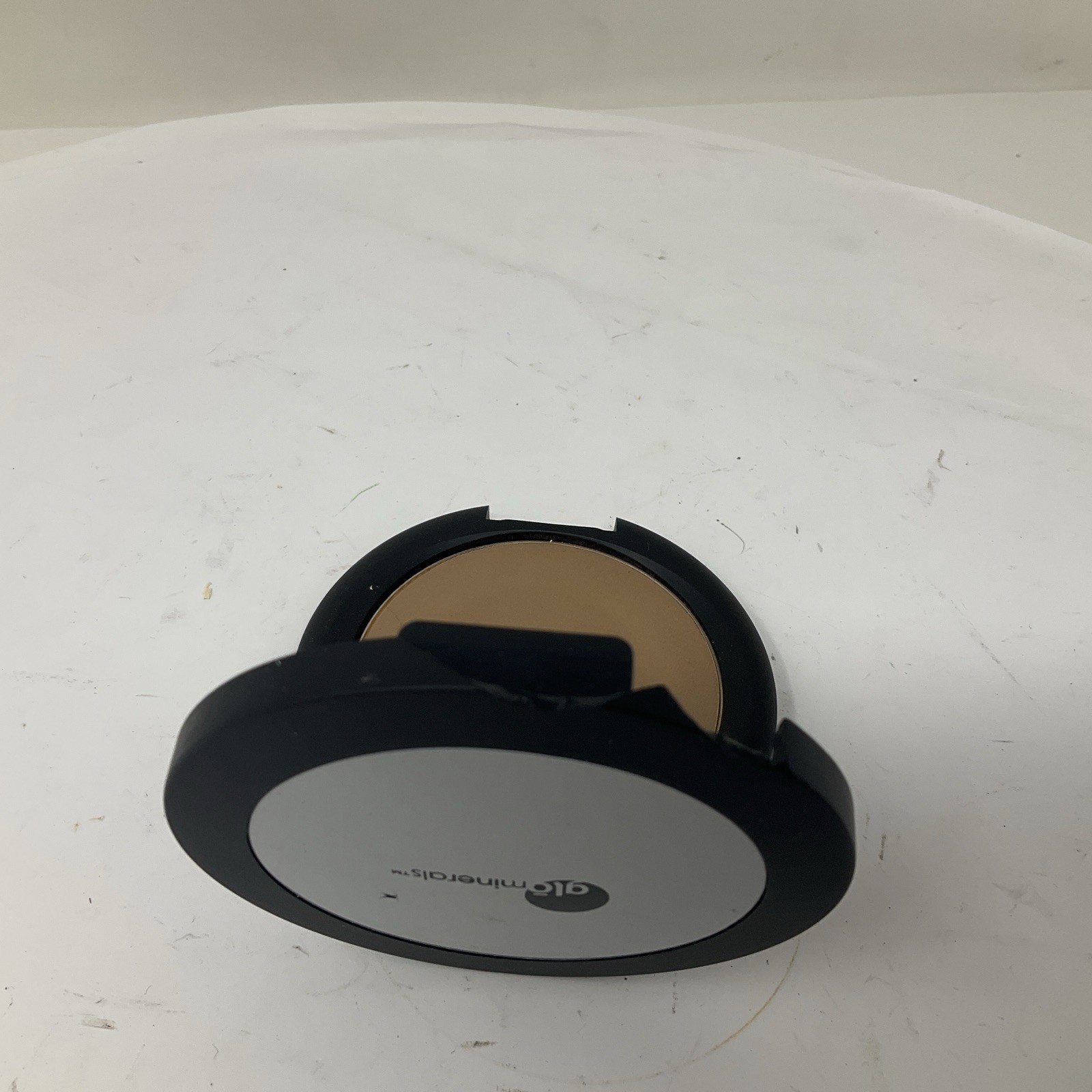 GloMinerals Pressed Base Foundation Cocoa LIGHT .35 oz /10 grams New in Box