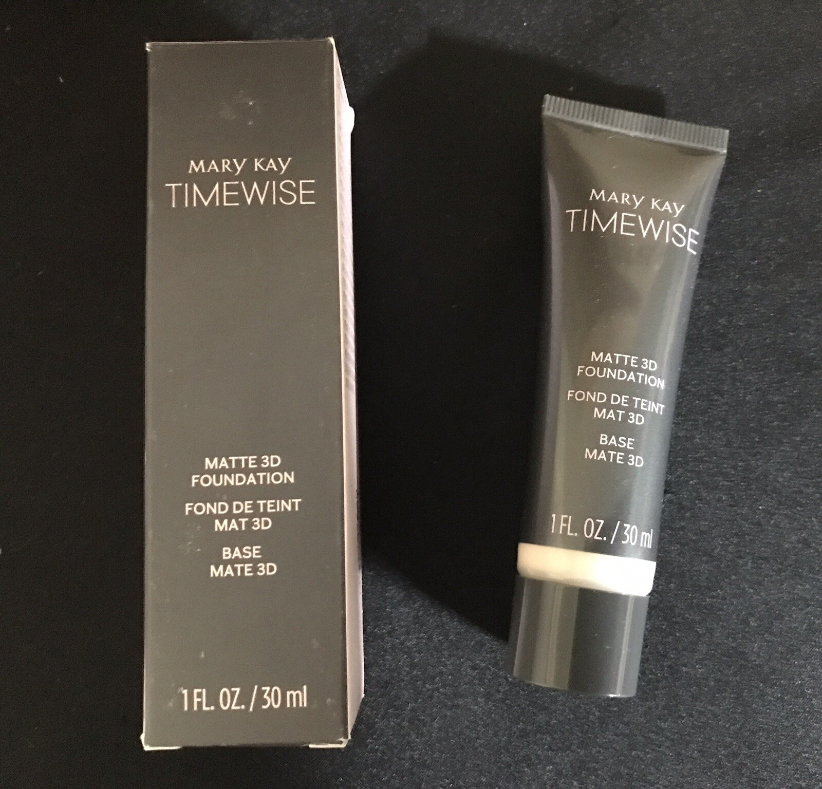 Mary Kay Timewise Matte 3D Foundation Combination to Oily Skin Ivory C 100
