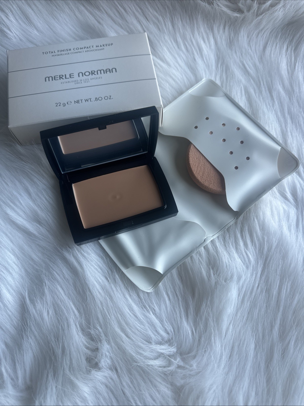 Merle Norman Total Finish Compact Makeup DELICATE BEIGE NIB FAST SHIP (NEW)