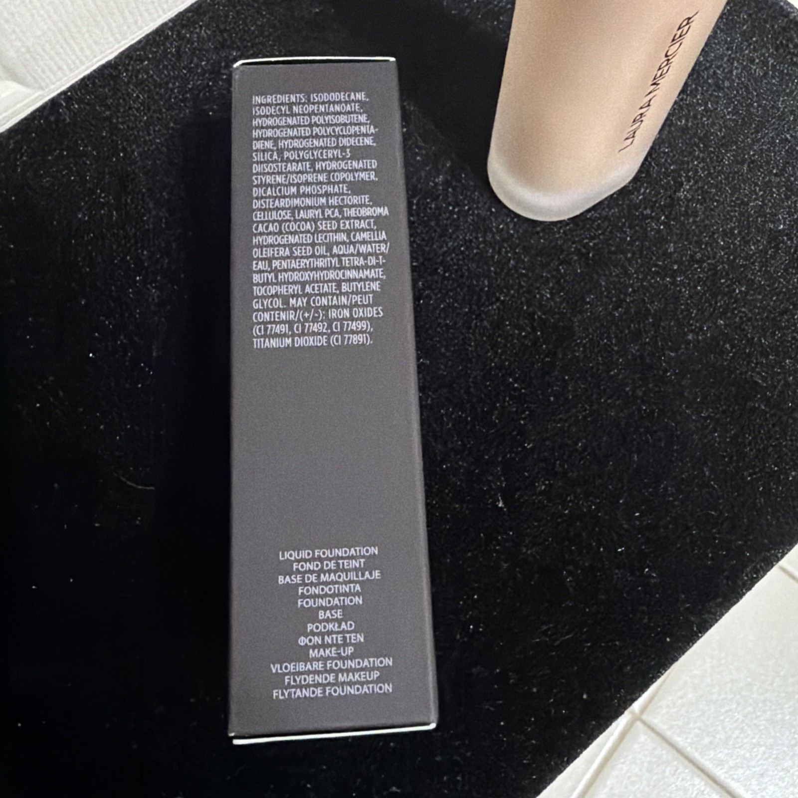 Laura Mercier Soft Sand 2C2 Real Flawless Weightless Foundation. NIB!
