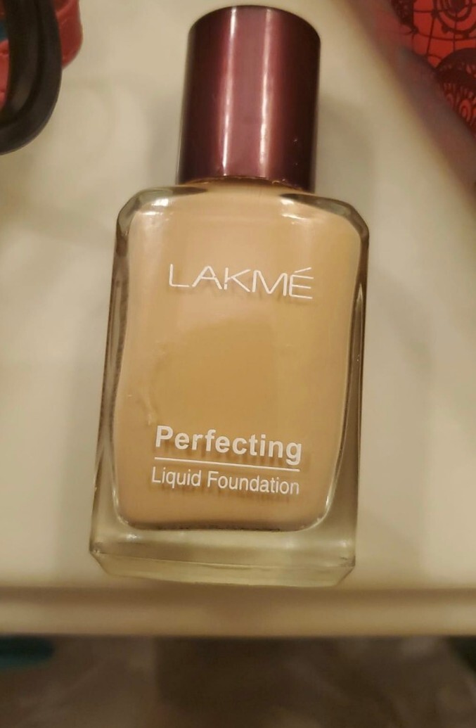 Lakme Perfecting Liquid Foundation