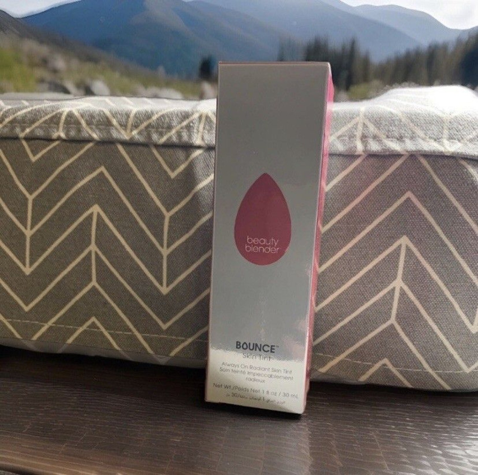 Beautyblender Bounce 12-Hour Always on Radiant Skin Tint Buildable 30 ml -Deep 4