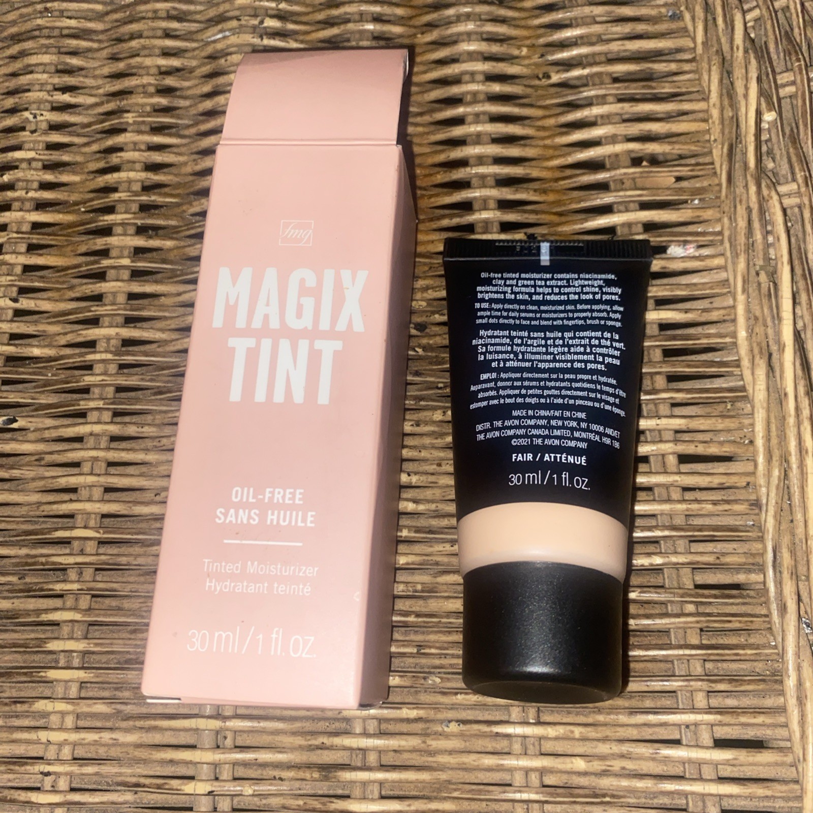 Avon Fmg Magix Tint Oil Free Tinted Moisturizer In Soft Fair