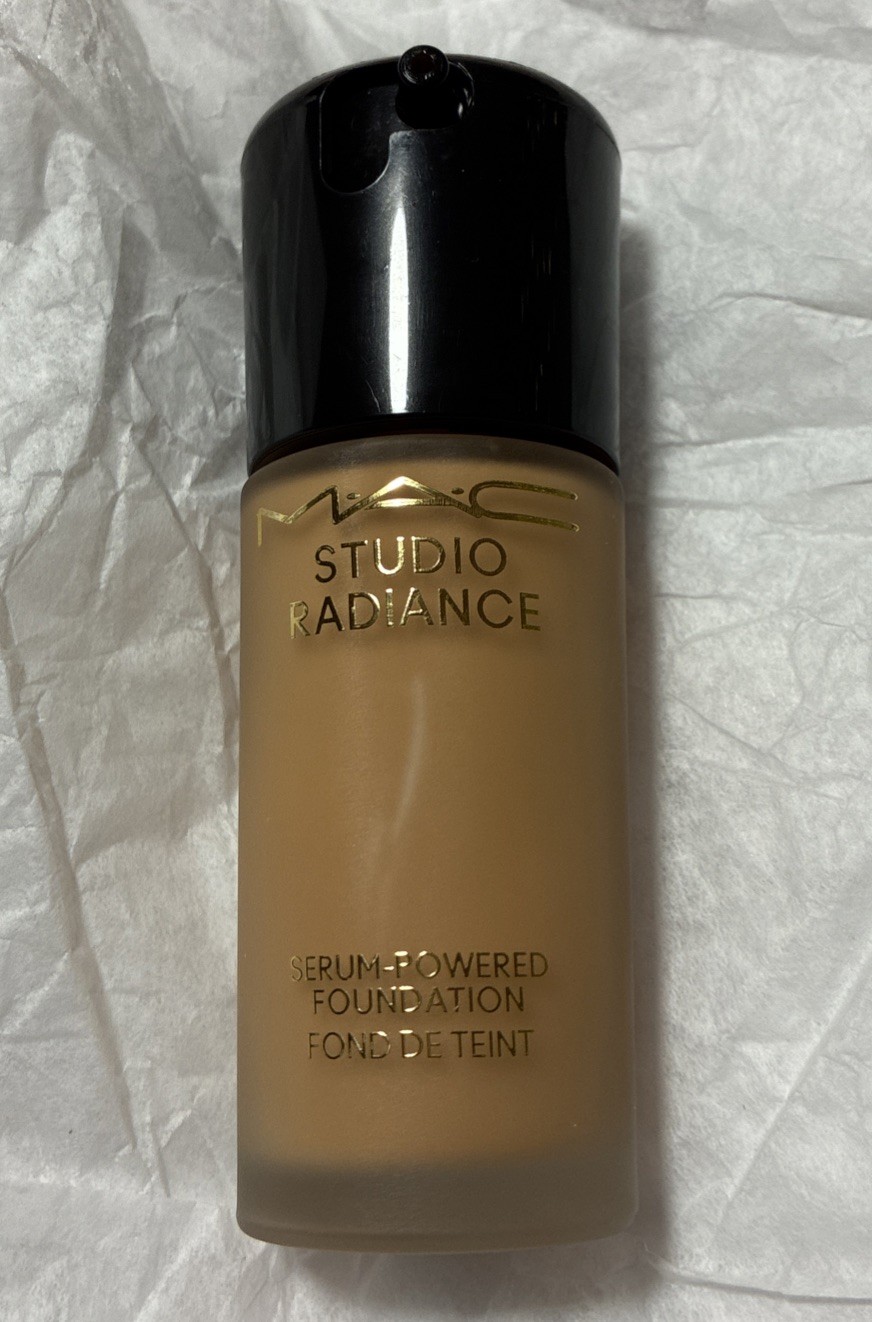 MAC Studio Radiance Serum Powered Foundation 1FL Oz. Shade NC25