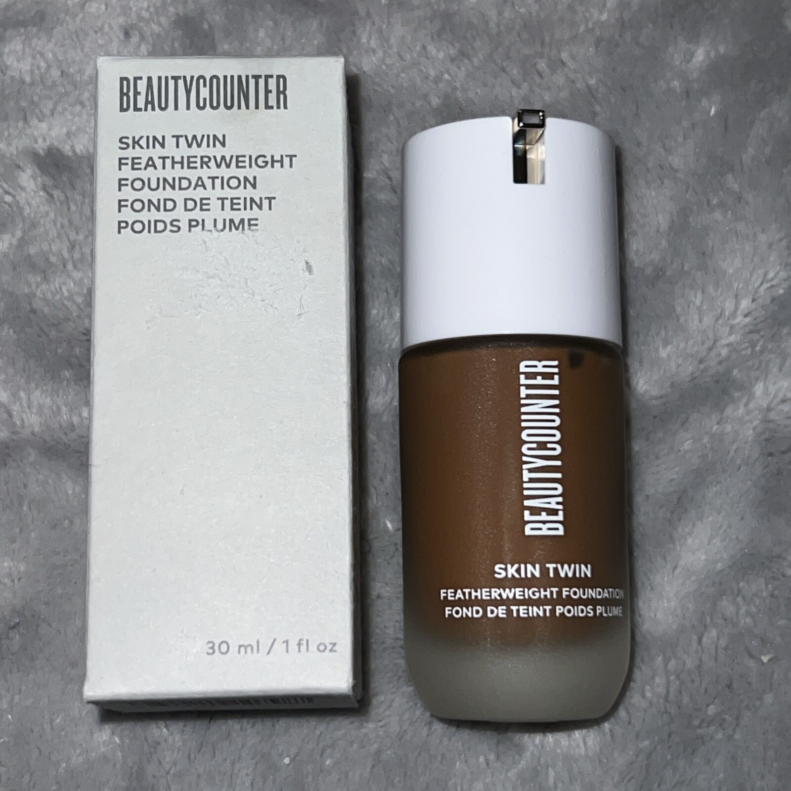 BEAUTYCOUNTER 560 SKIN TWIN FEATHERWEIGHT FOUNDATION NIB