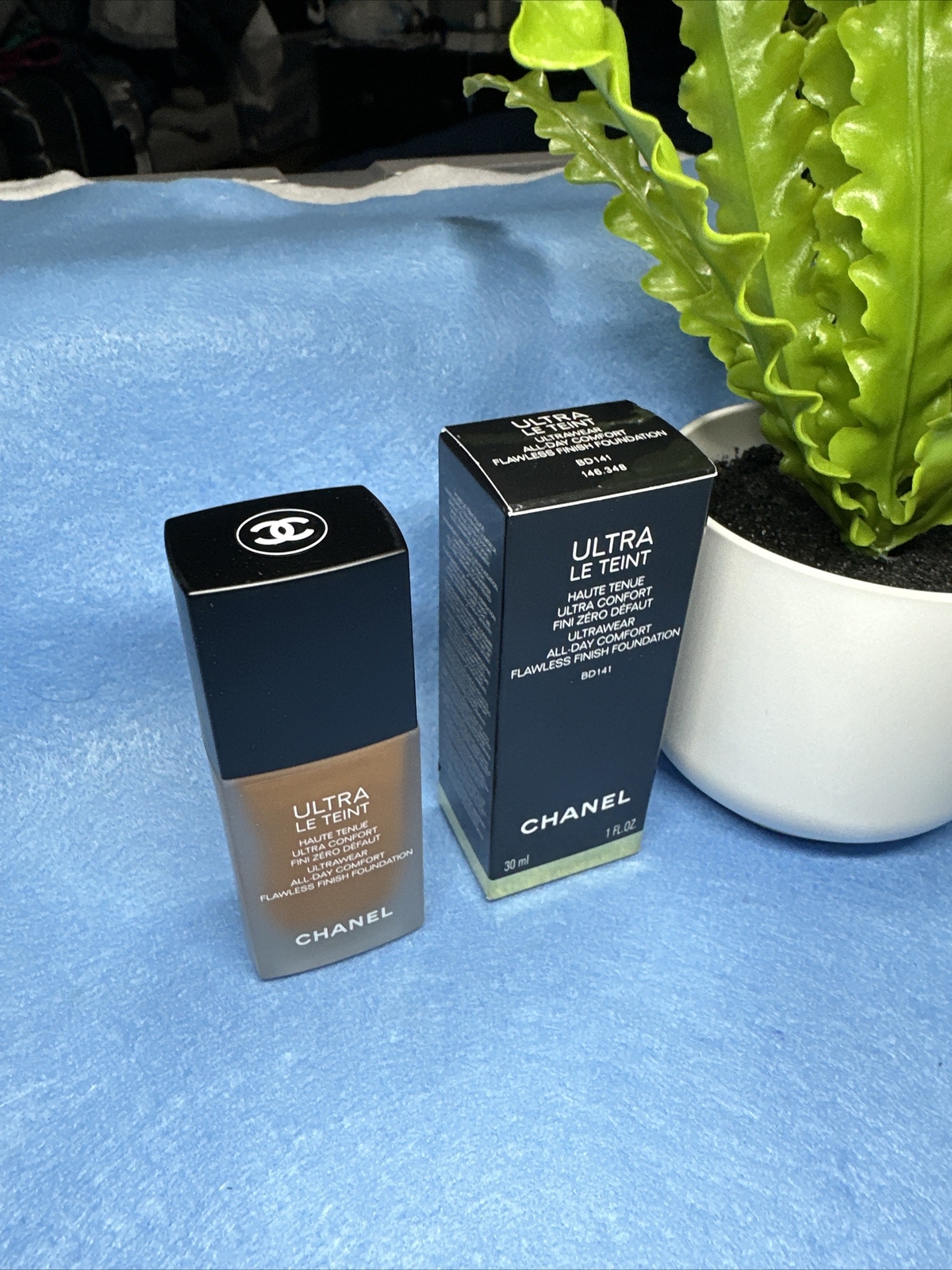 CHANEL ULTRA LE TEINT Ultrawear All Day Comfort Finish Foundation BD141
