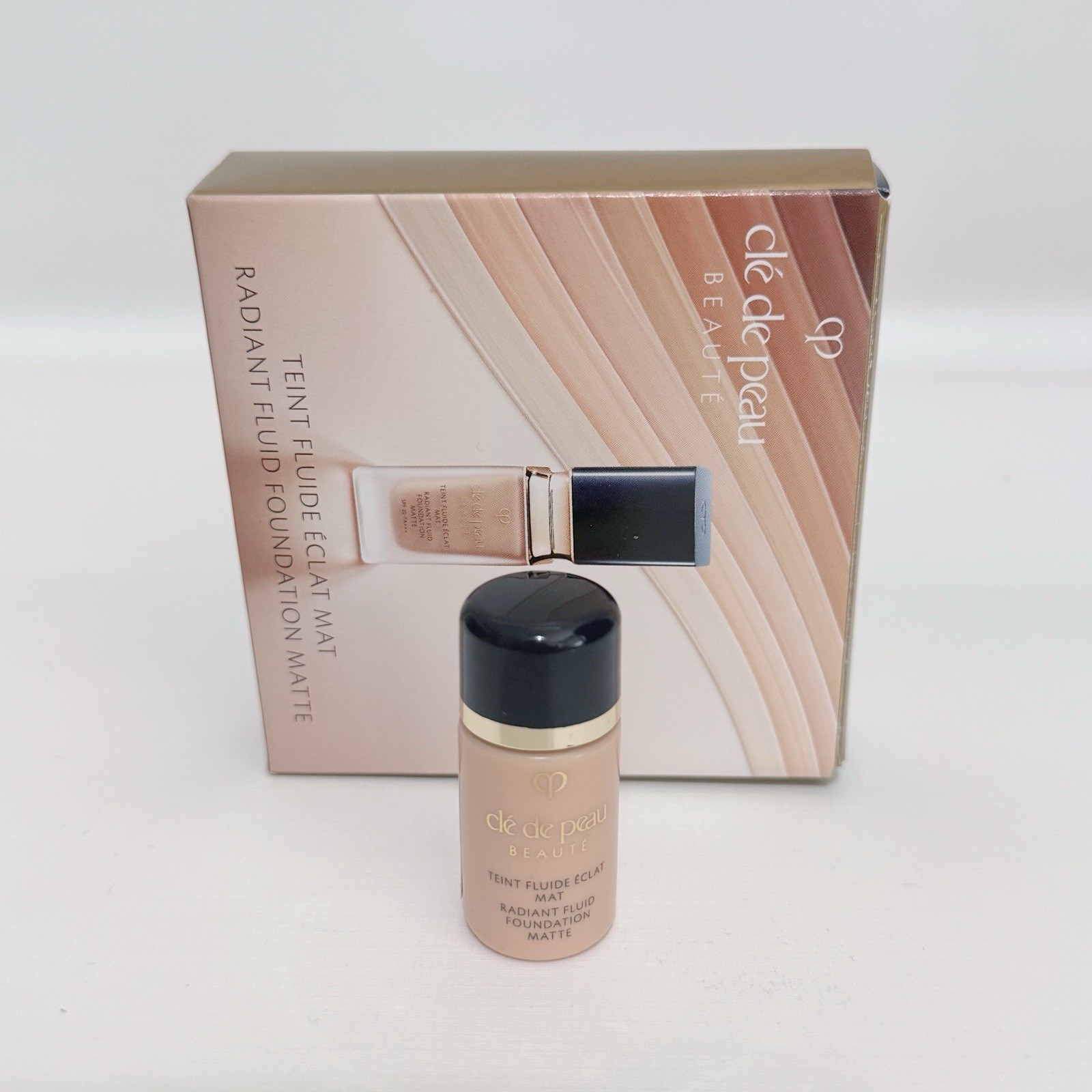 Cle De Peau Radiant Fluid Foundation Matte O10 3ml Sample Travel Size New