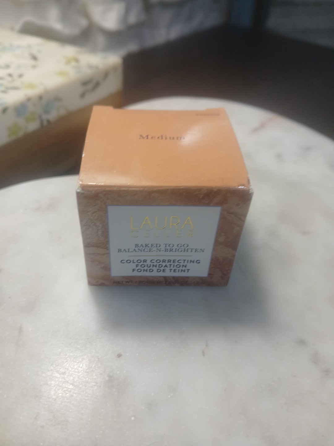 LAURA GELLER Baked To Go Balance-n-Brighten Color Correcting Foundation MEDIUM