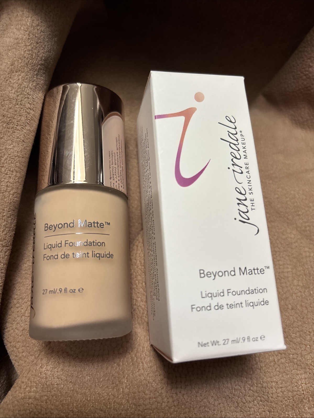 Jane Iredale Beyond Matte Liquid Foundation M5 Light To Medium Gold Undertones.