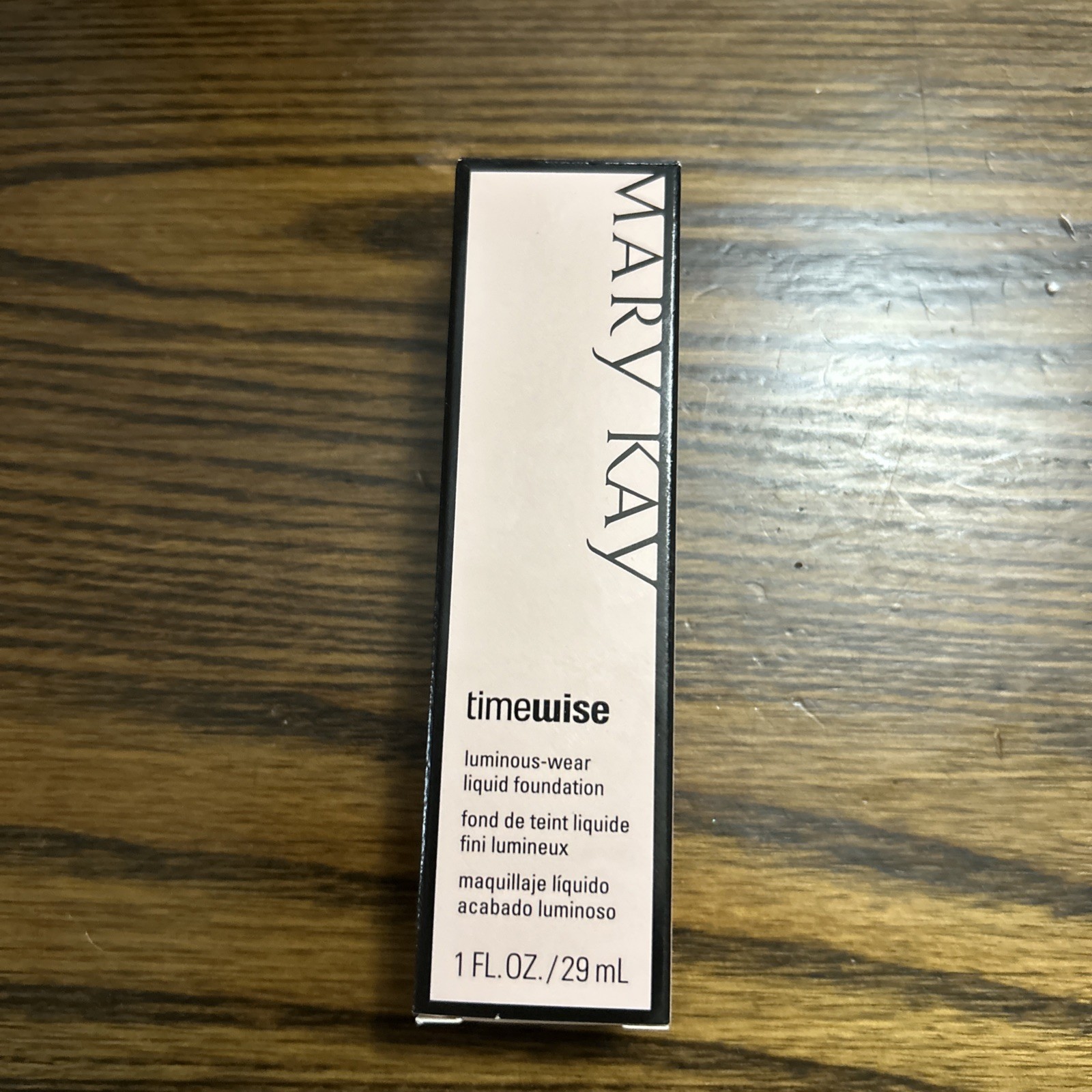 Mary Kay TimeWise Luminous-Wear Liquid Foundation Beige 2. 038705 NIB New