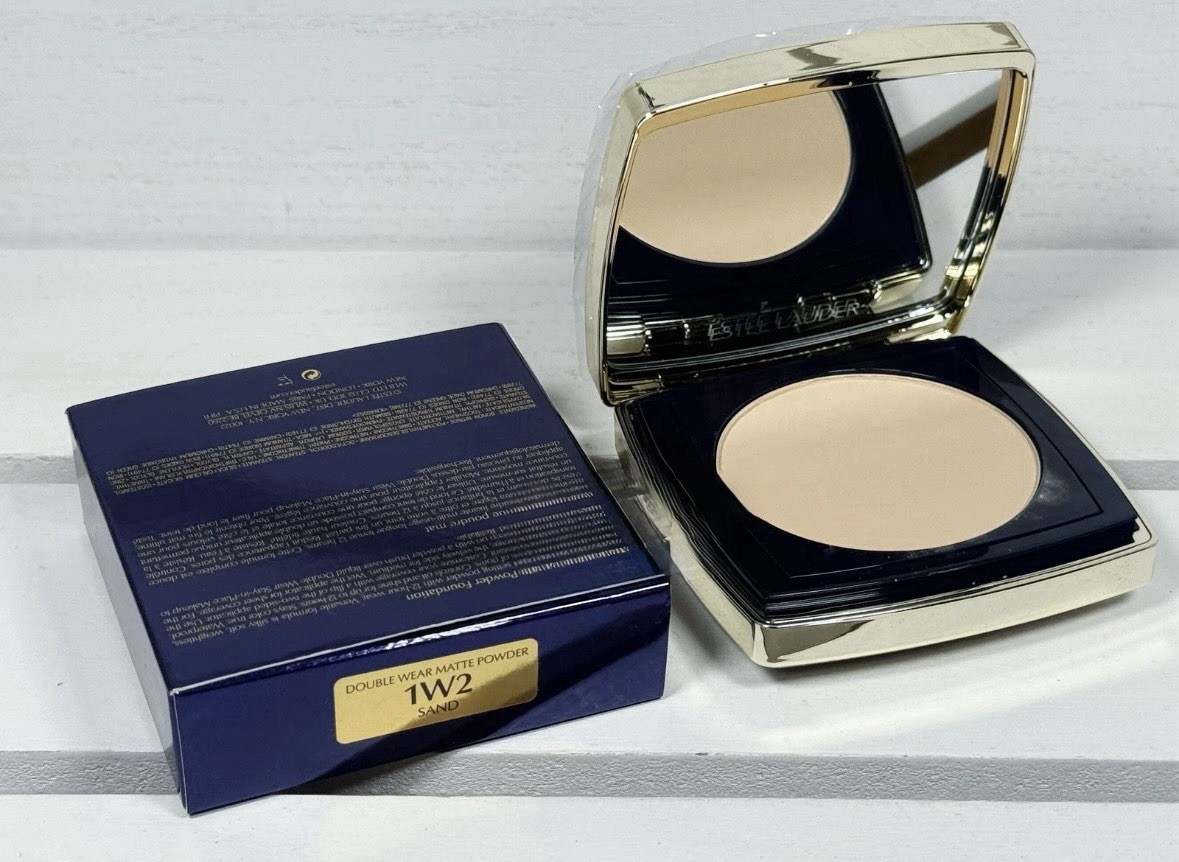 Estée Lauder Double Wear Stay-in-Place Matte Powder Foundation – 1W2 Sand