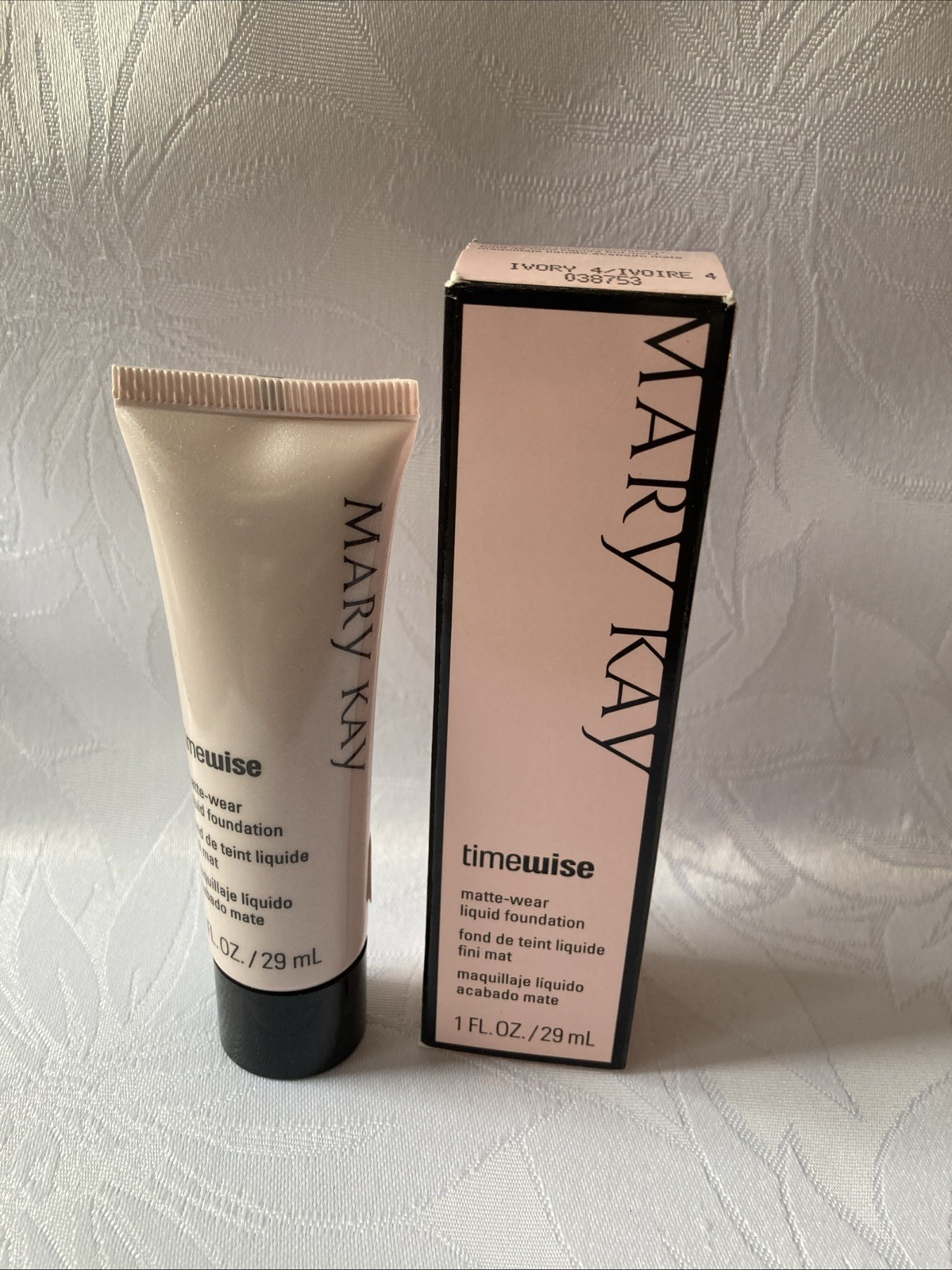 Mary Kay Ivory 4 TimeWise Matte-Wear Liquid Foundation 038753 New In Box