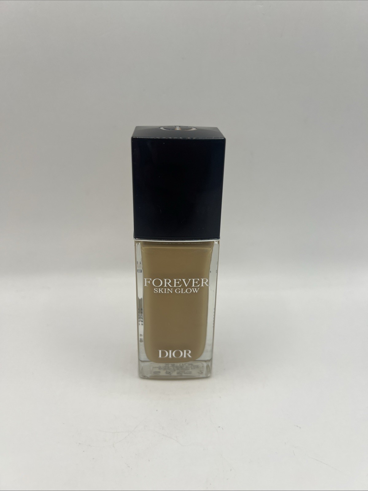 CHRISTIAN DIOR ~ FOREVER SKIN GLOW 24 H WEAR RADIANT FOUNDATION ~ 3W0~ 1 OZ