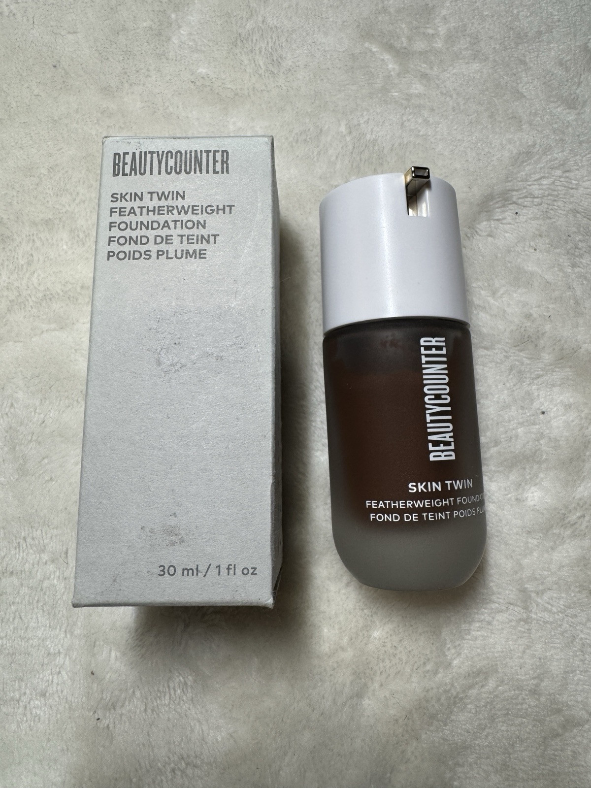 BEAUTYCOUNTER Skin Twin Featherweight Foundation 1 fl oz Each Deep 660