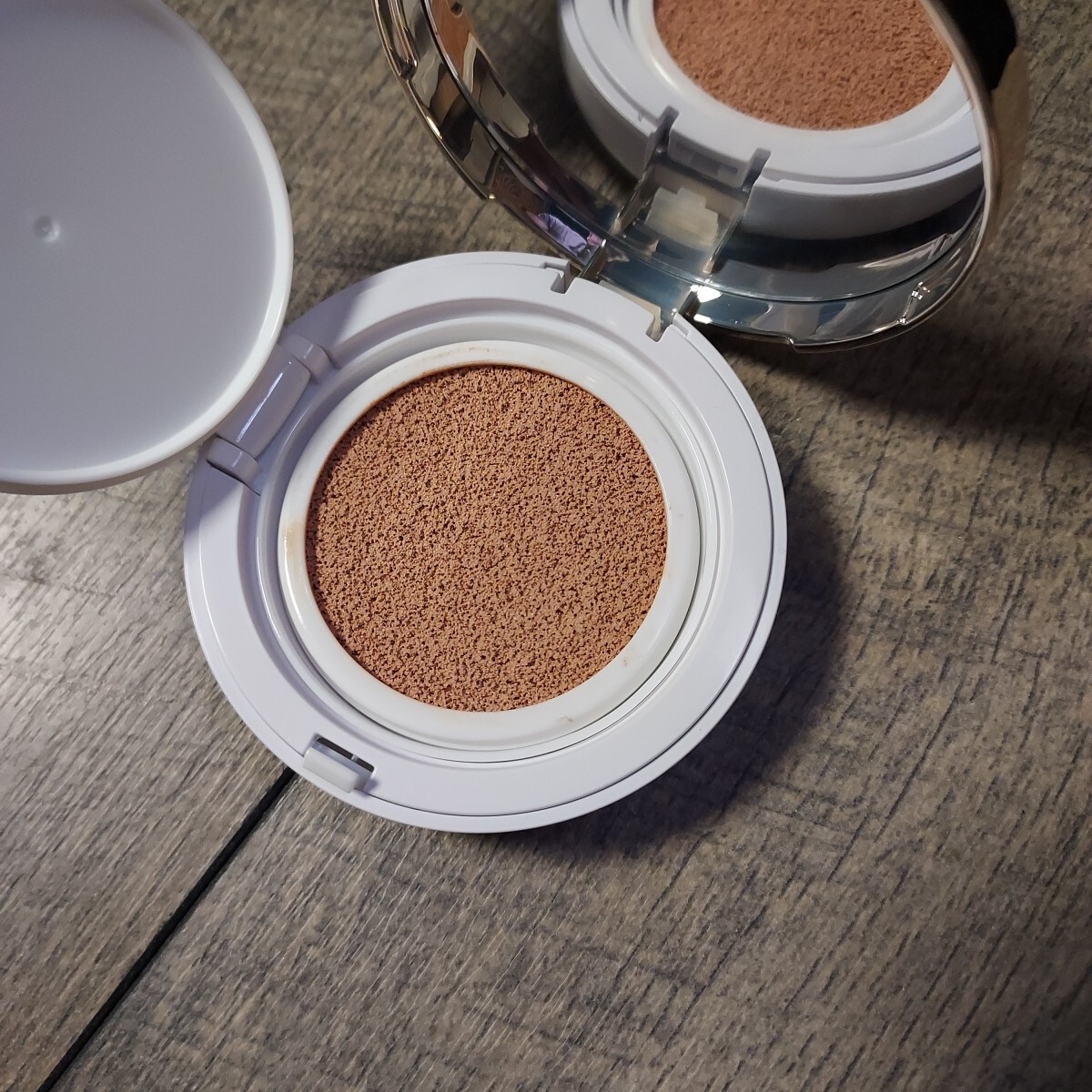 Clarins Everlasting Cushion SPF50 Long Wearing Hydrating Foundation 107 BEIGE