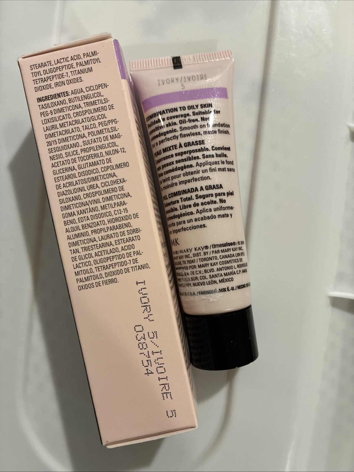 New In Box Mary Kay Matte Wear Foundation Ivory 5 #038754 Combo / Oily Fast Ship