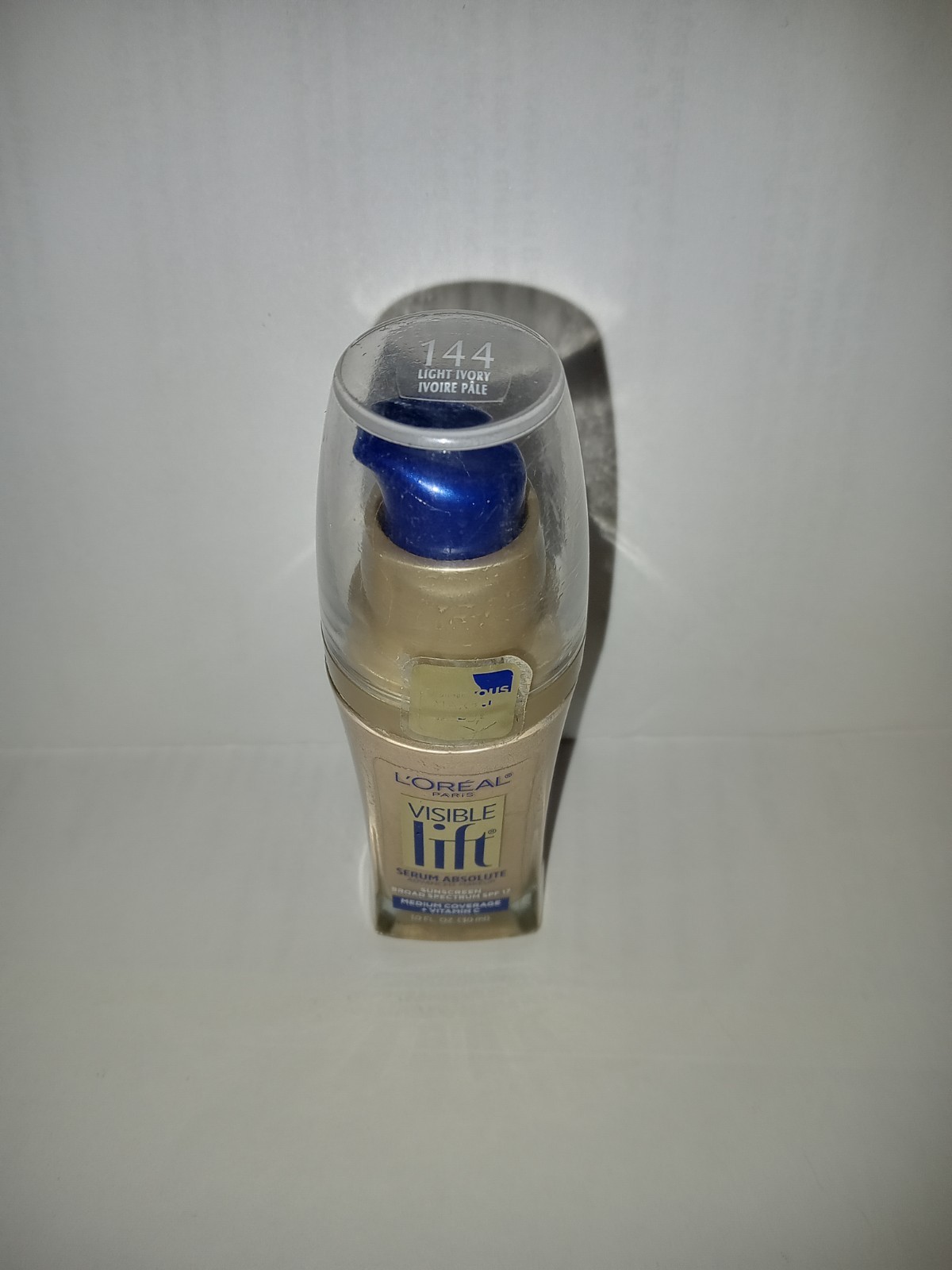 Loreal Visible Lift Serum Absolute Foundation Light Ivory #144 New Exp. 1/2026