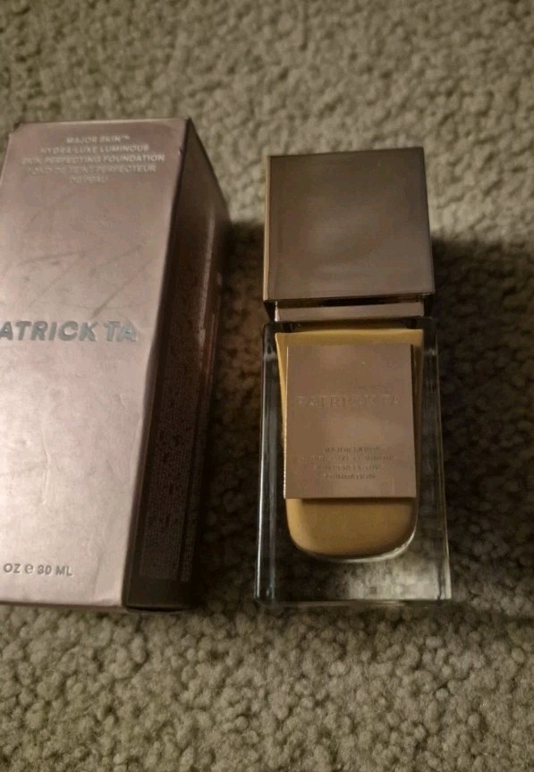 PATRICK TA MAJOR SKIN HYDRA LUXE LUMINOUS SKIN PERFECTING FOUNDATION 20 GOLDEN