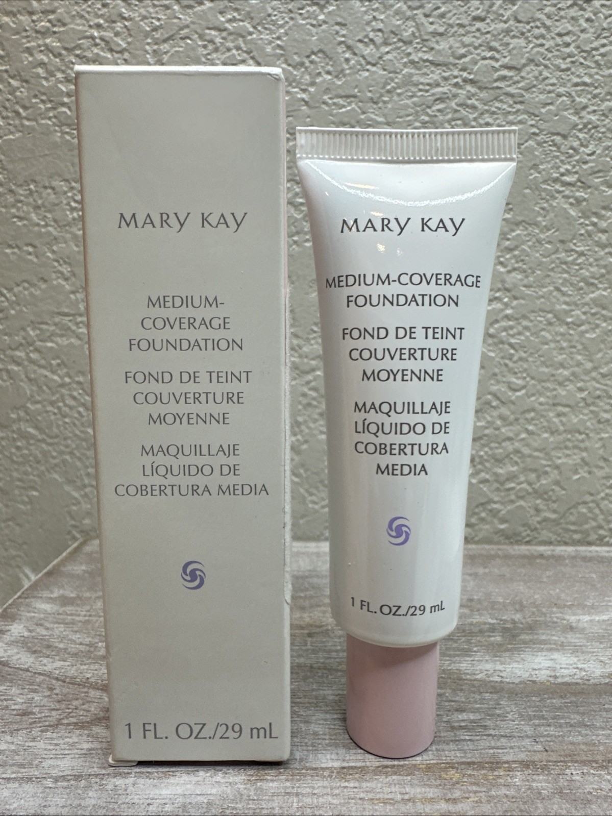 Mary Kay Medium Coverage Foundation Ivory 100 Normal / Oily Pink Cap FAST SHIP