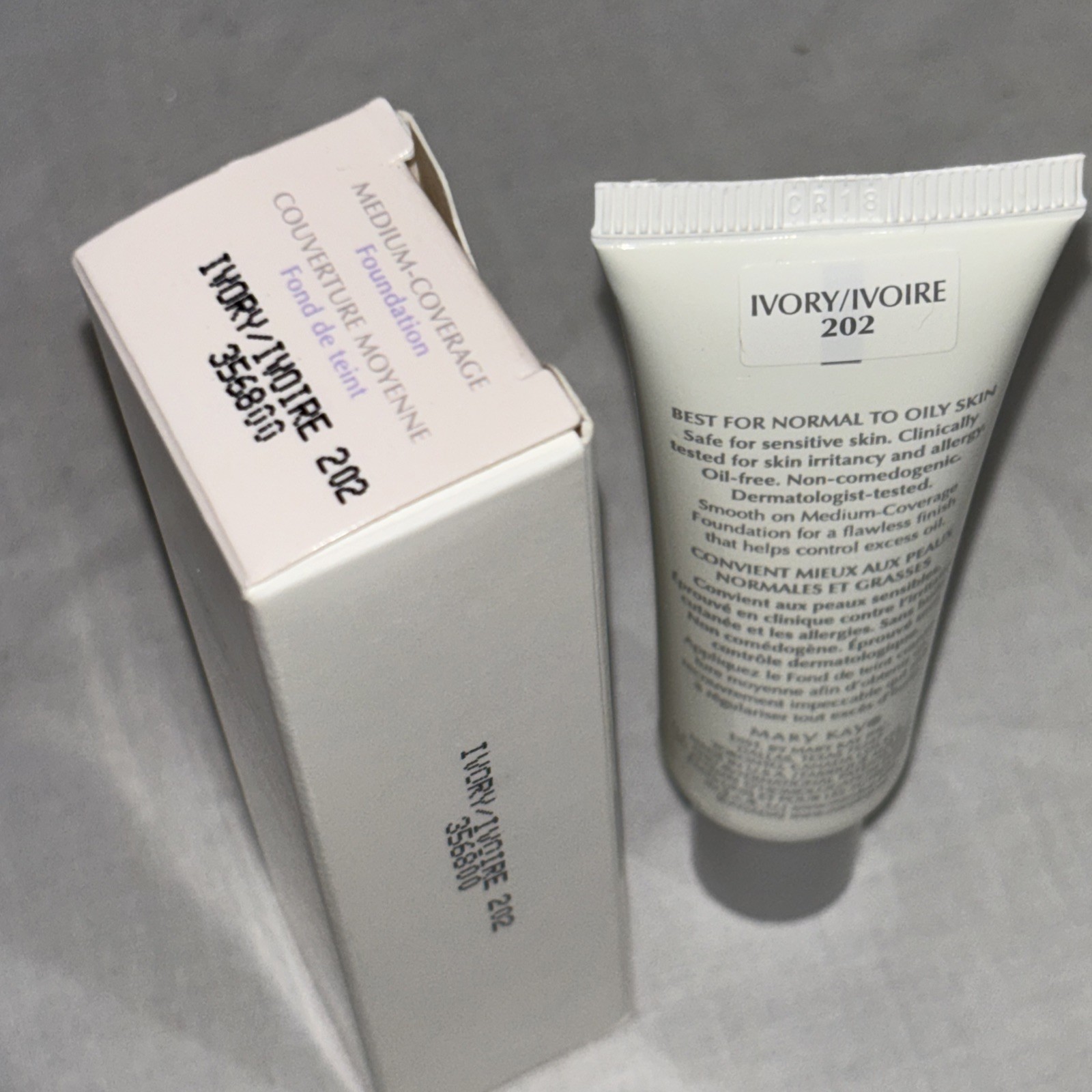 Mary Kay Medium Coverage Foundation IVORY 202 Gray Cap #356800 1oz.New Old Stock