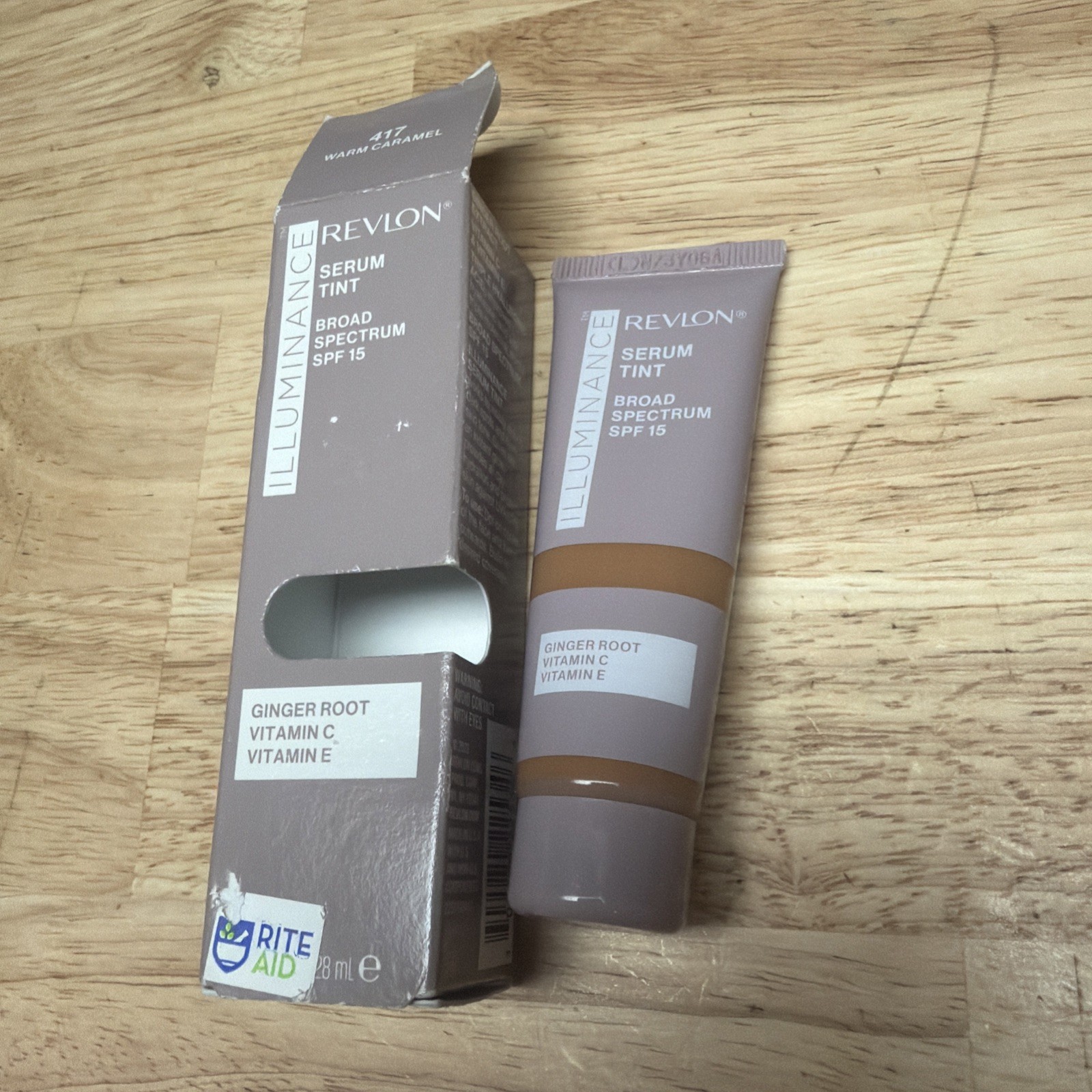 Revlon Illuminance Serum Tint 417 Warm Caramel SFP 15 Ginger Root Vitamin C, E
