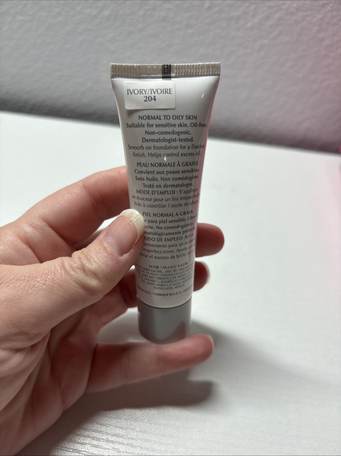 Mary Kay Medium Coverage Foundation Ivory 204 NIB