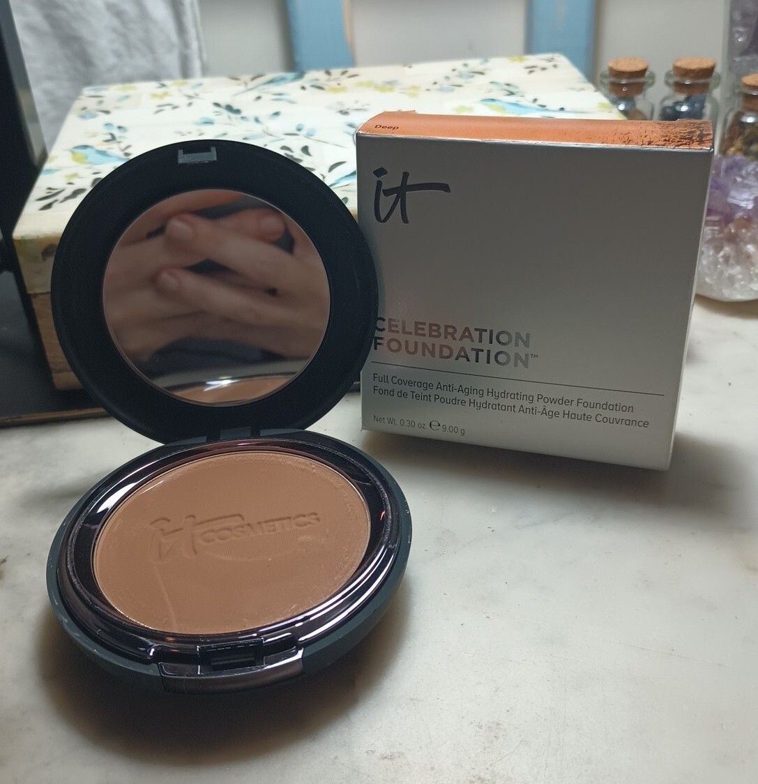 It Cosmetics Celebration Foundation Powder Deep 0.30 oz New in Box please read