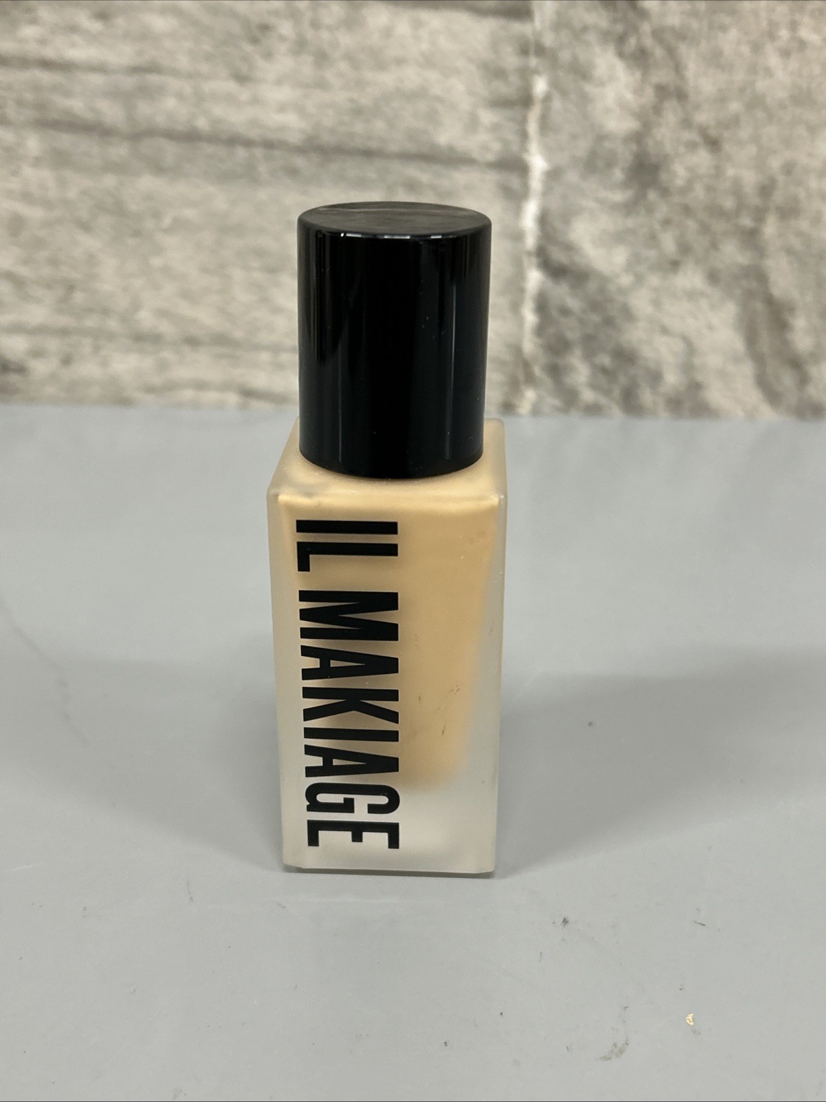 il MAKIAGE FOUNDATION #120 NEW IN THE BOX 1 FL OZ.