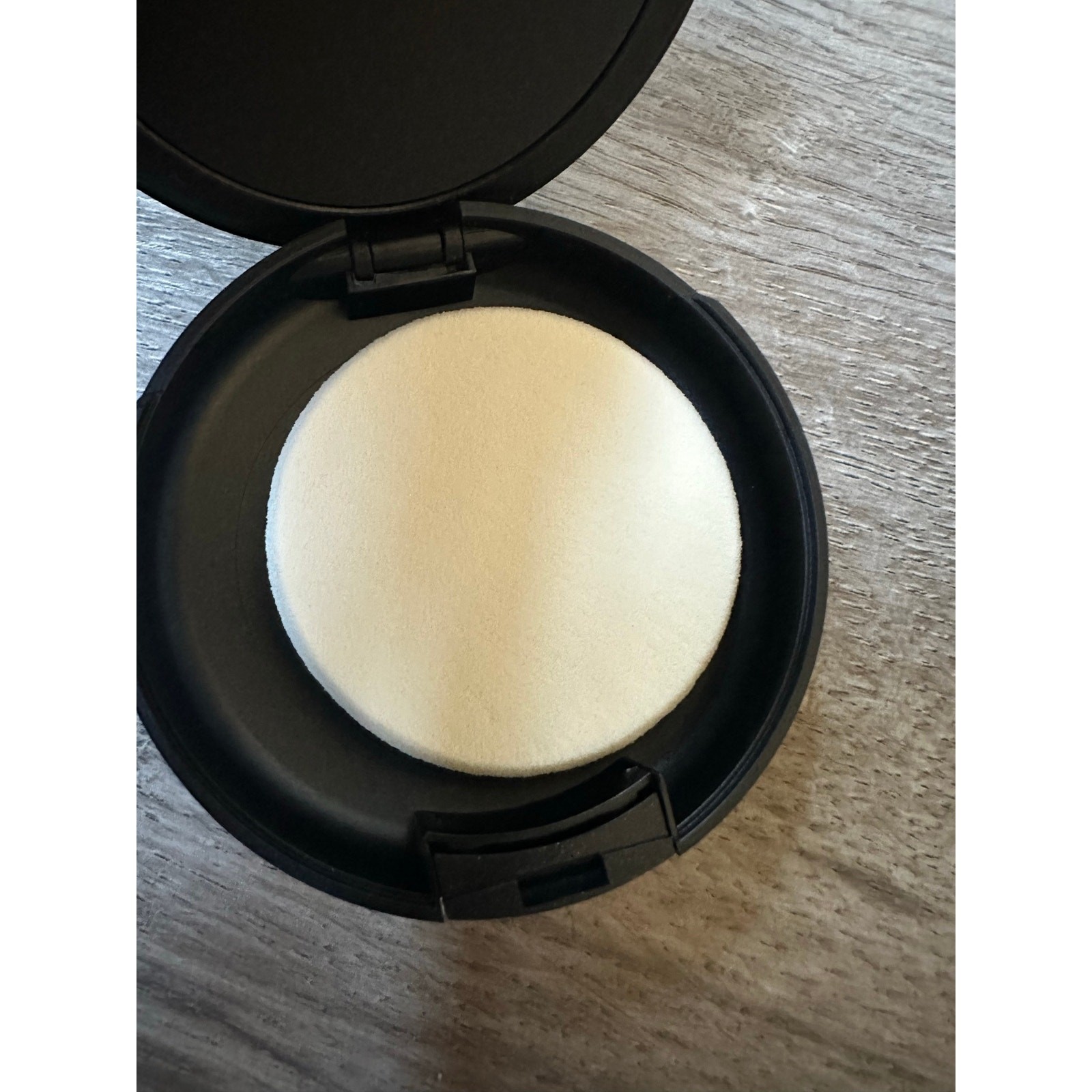 MAC Studio Tech Foundation NW45 – Discontinued