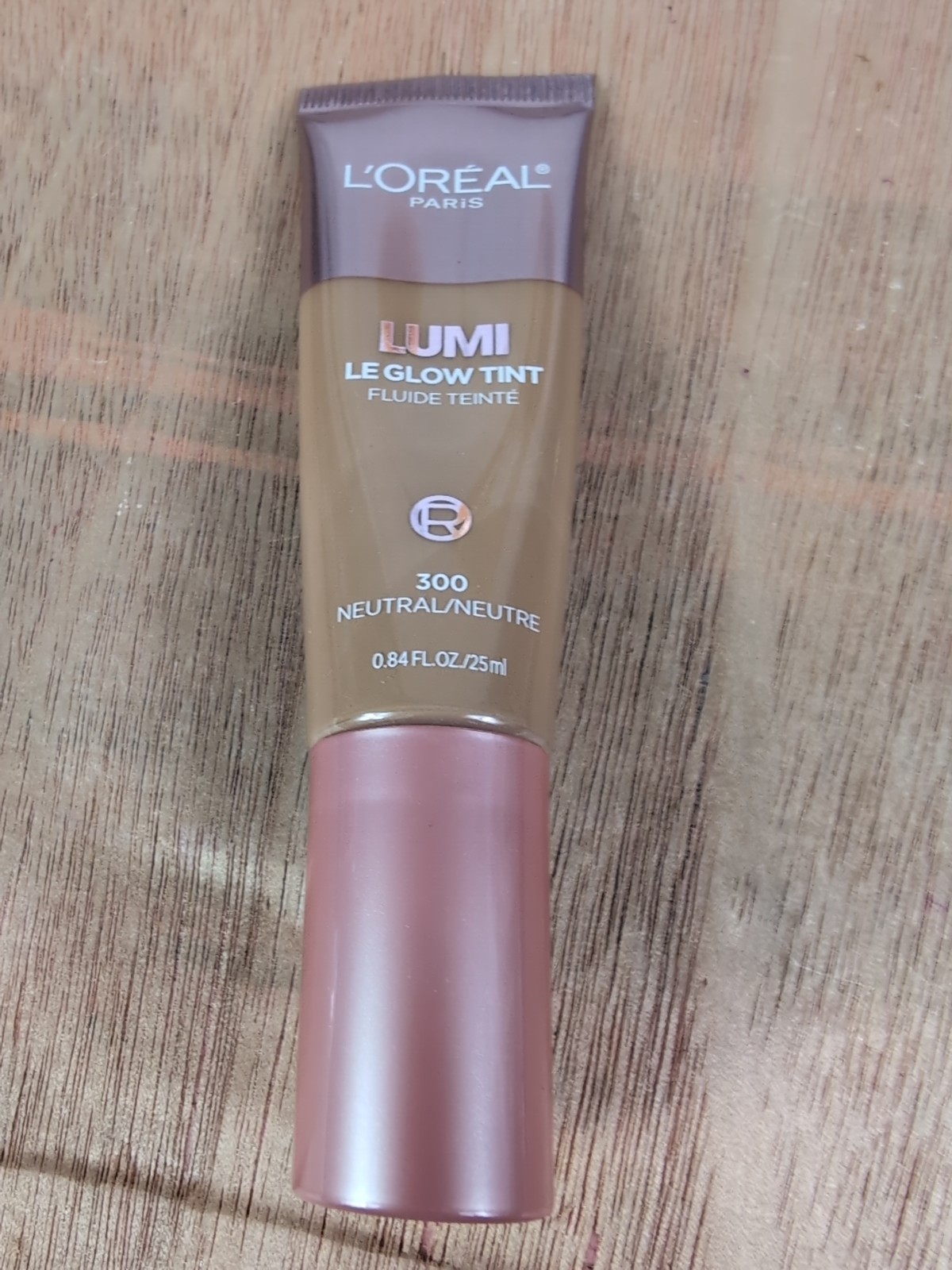 L’Oreal Paris 300 Lumi Le Glow Skin Tint Neutral 0.84 Fl Oz