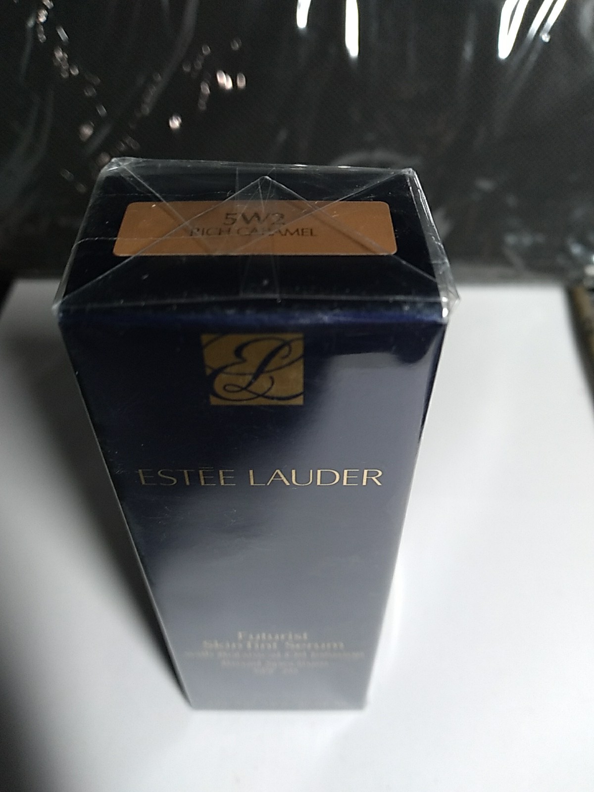 Estee Lauder Futurist Skin Tint Serum SPF 20 (1fl.oz/30ml) 5W2 RICH CARAMEL NIB