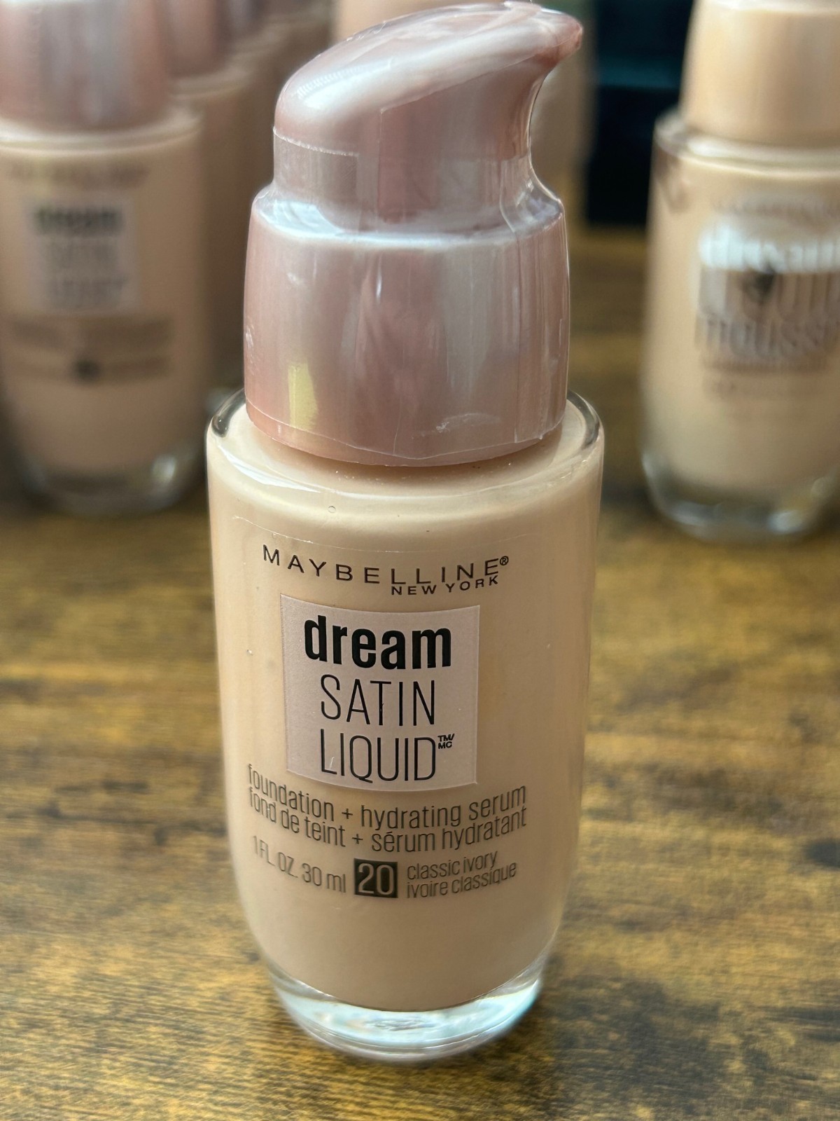 Maybelline Dream Satin Liquid Foundation Hydrating Serum 20 Classic Ivory New