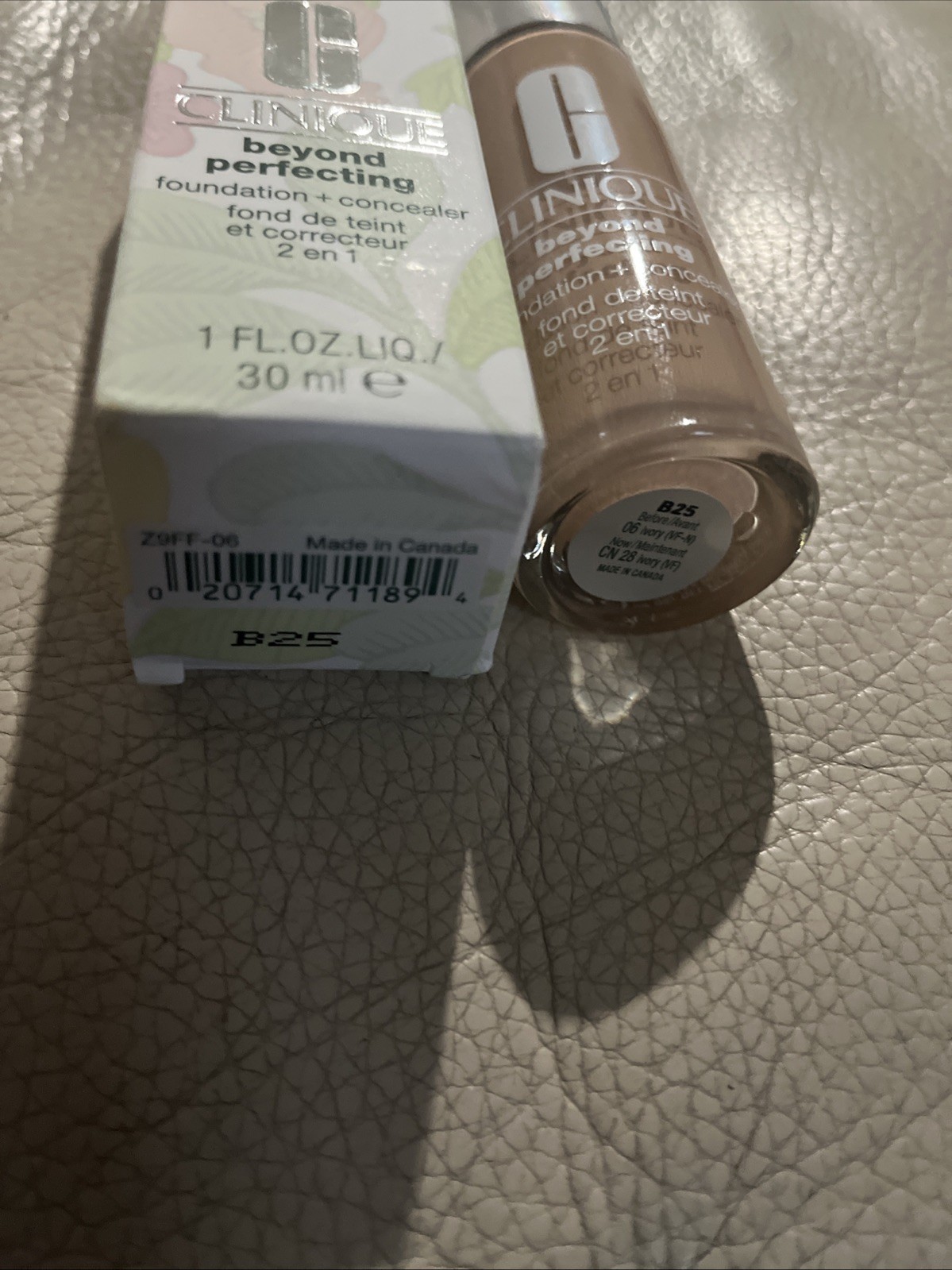 Clinique Beyond Perfecting Foundation + Concealer (CN 28 Ivory) (30ml)