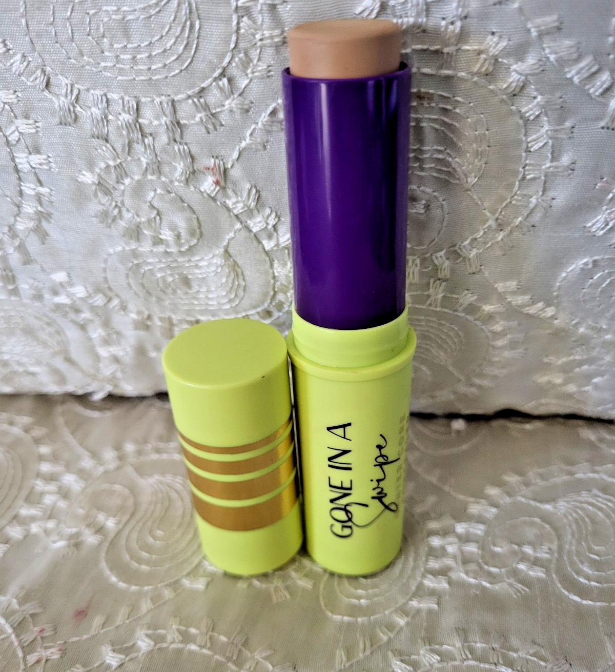 LWYA Gone in a Swipe Center Core Concealer Rich Tan 0.26oz New