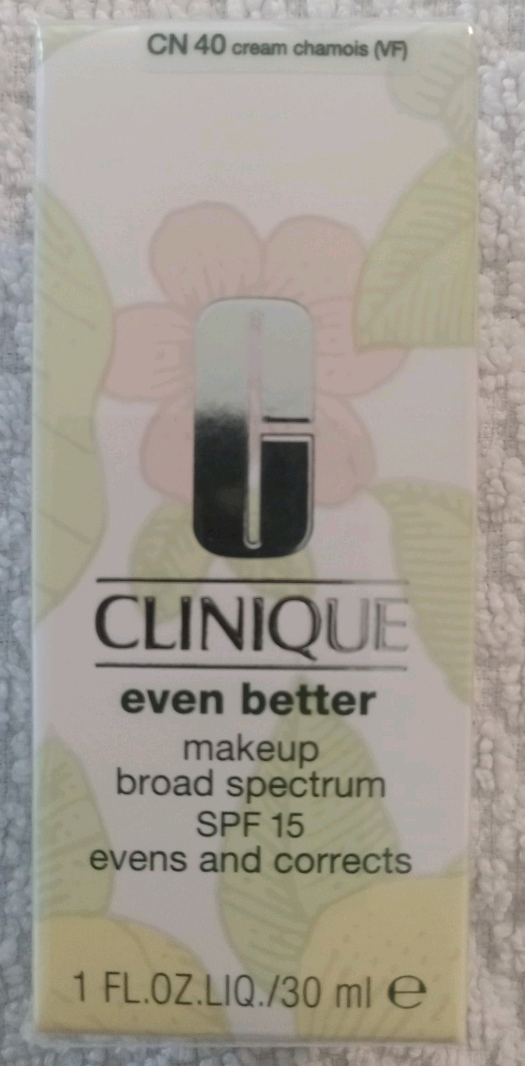 Clinique CN40 Cream CHAMOIS FOUNDATION BROAD Spectrum SPF 15 1 OZ New BOX