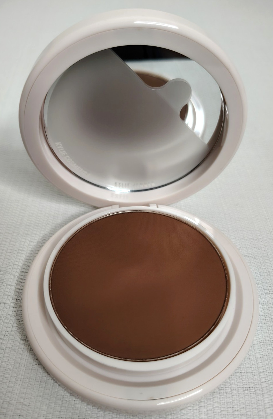 Kylie Cosmetics Natural Blur Powder Foundation 9C 0.35 oz 10g Made in Italy NIB