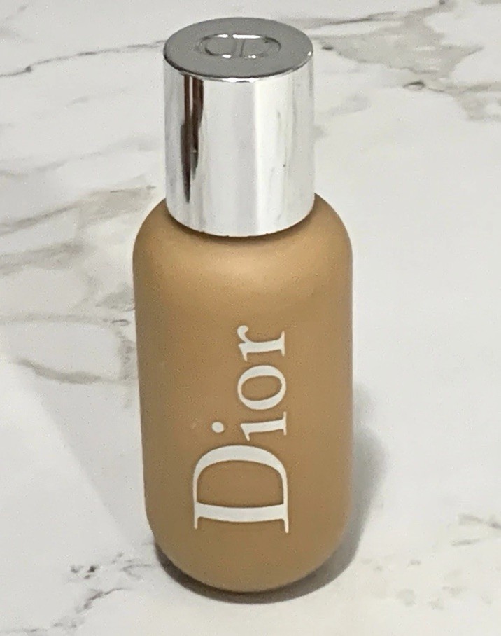 Dior Backstage Face & Body Foundation – 4WO – 50ml/1.7fl.oz