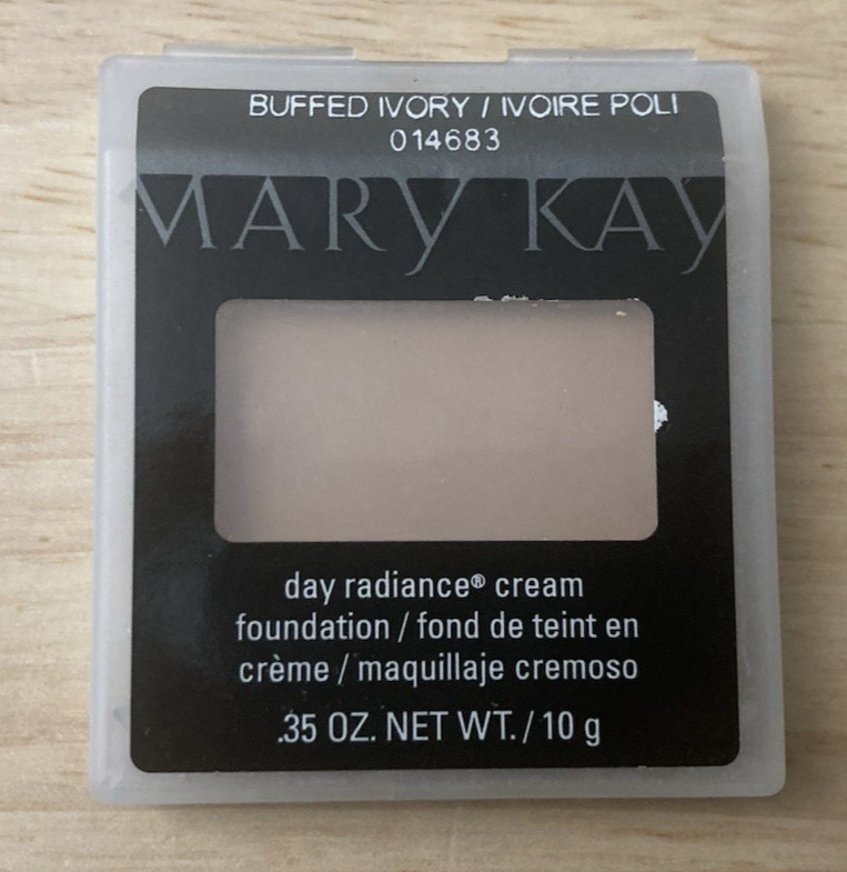 Mary Kay 014683 Buffed Ivory Day Radiance Cream Foundation .35oz (New in Box)