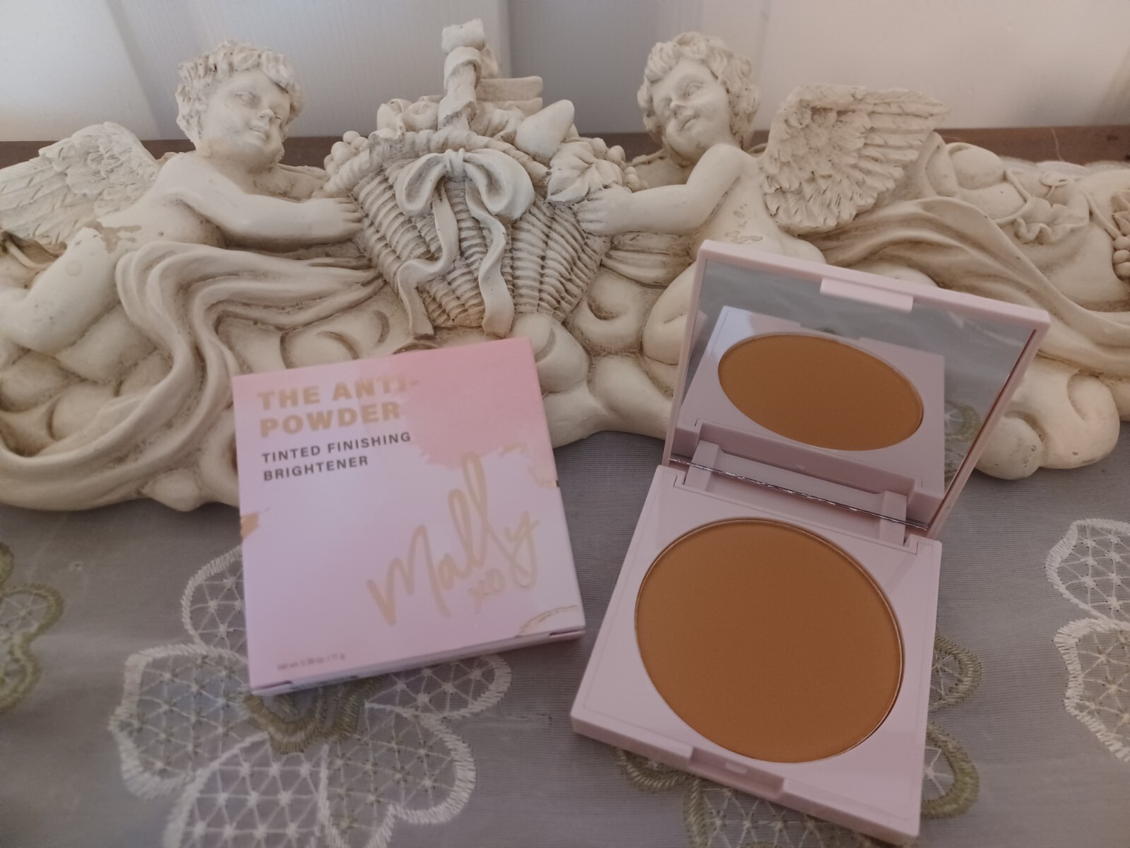 MALLY THE ANTI-POWDER TINTED FINISHING BRIGHTENER – DEEP – BRAND NEW – 0.39 OZ
