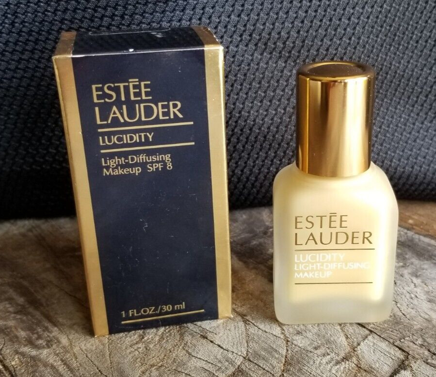 Estee Lauder Lucidity Light Diffusing Makeup Foundation SPF8 PALE IVORY 05 1oz