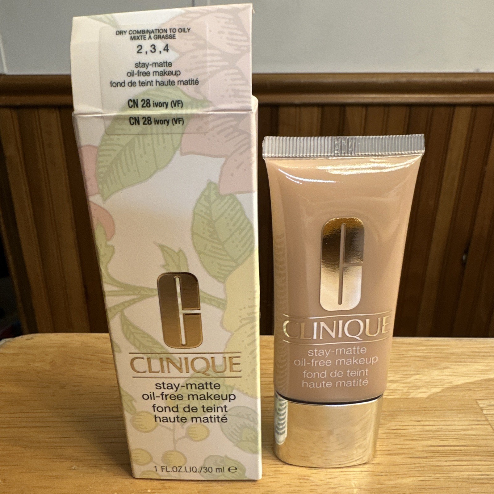 Clinique Stay-Matte Oil-Free Makeup CN 28 Ivory 1oz/30ml SEALED BNIB