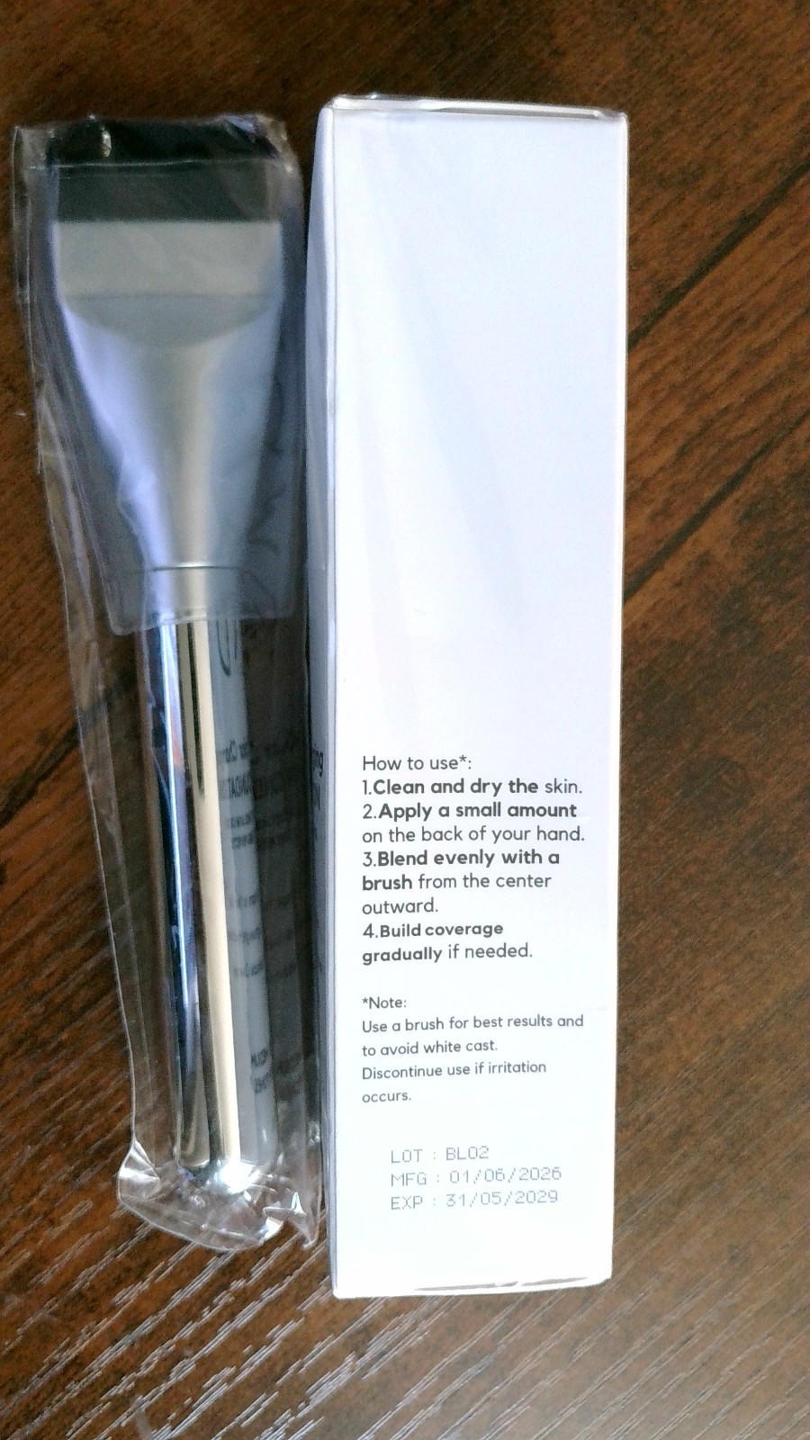 LUXE Color Changing Foundation + BRUSH for Medium Skin Tones ~ 30 ml SEALED