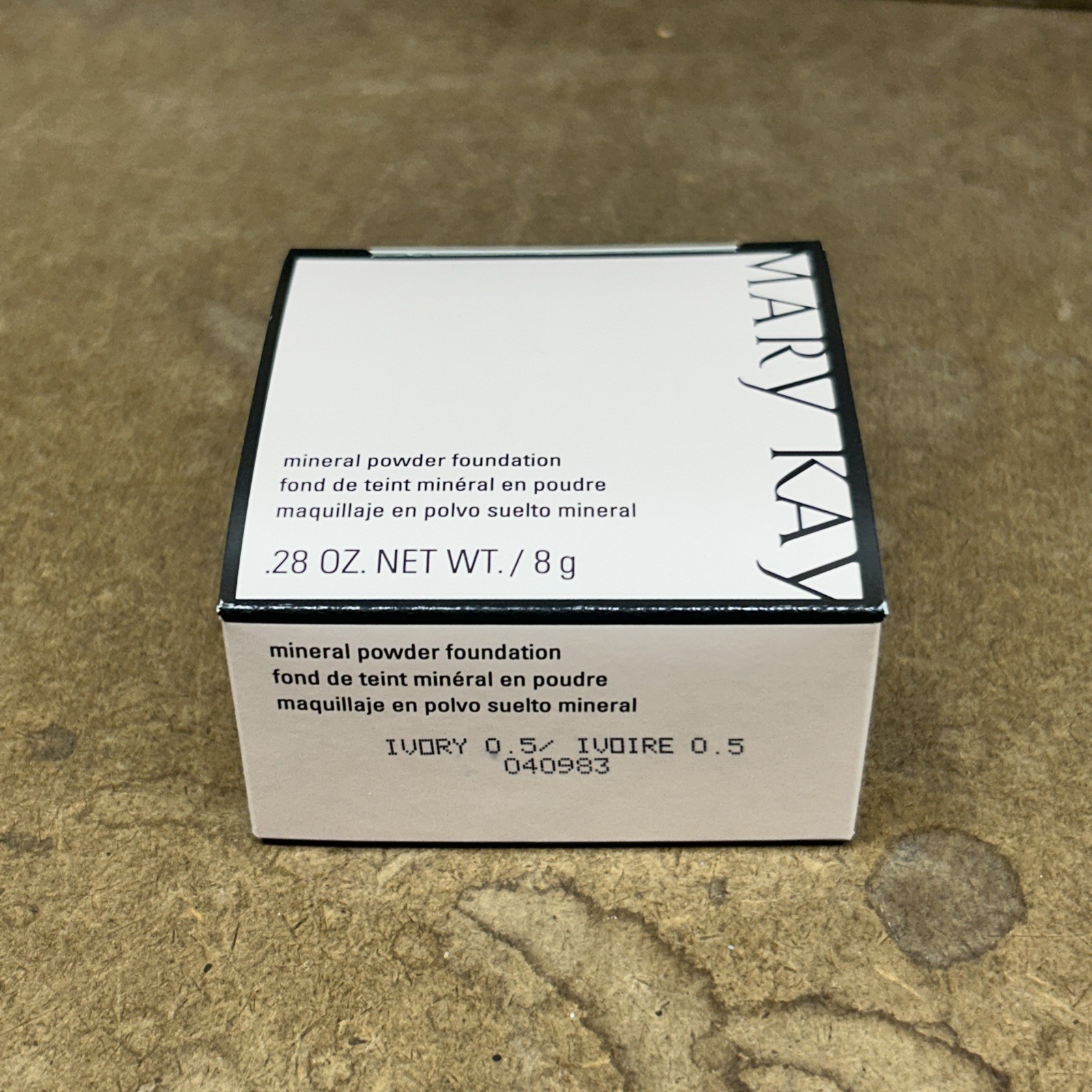 NEW – Mary Kay .28oz Mineral Powder 040983 Foundation Ivory 0.5