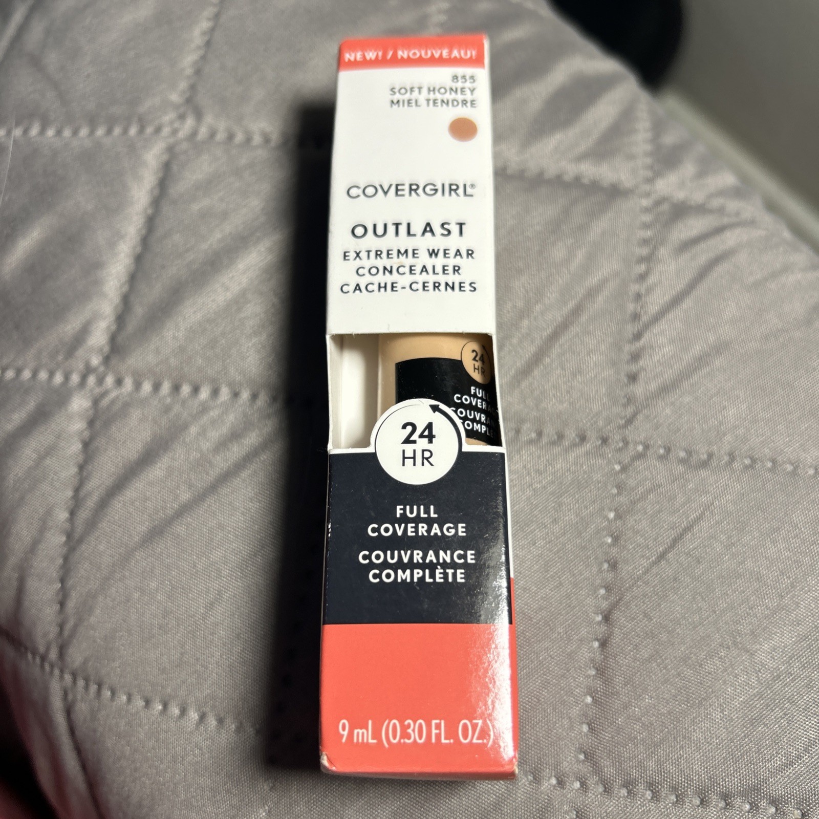 Covergirl Outlast Extreme Concealer # 855 SOFT HONEY With Applicator
