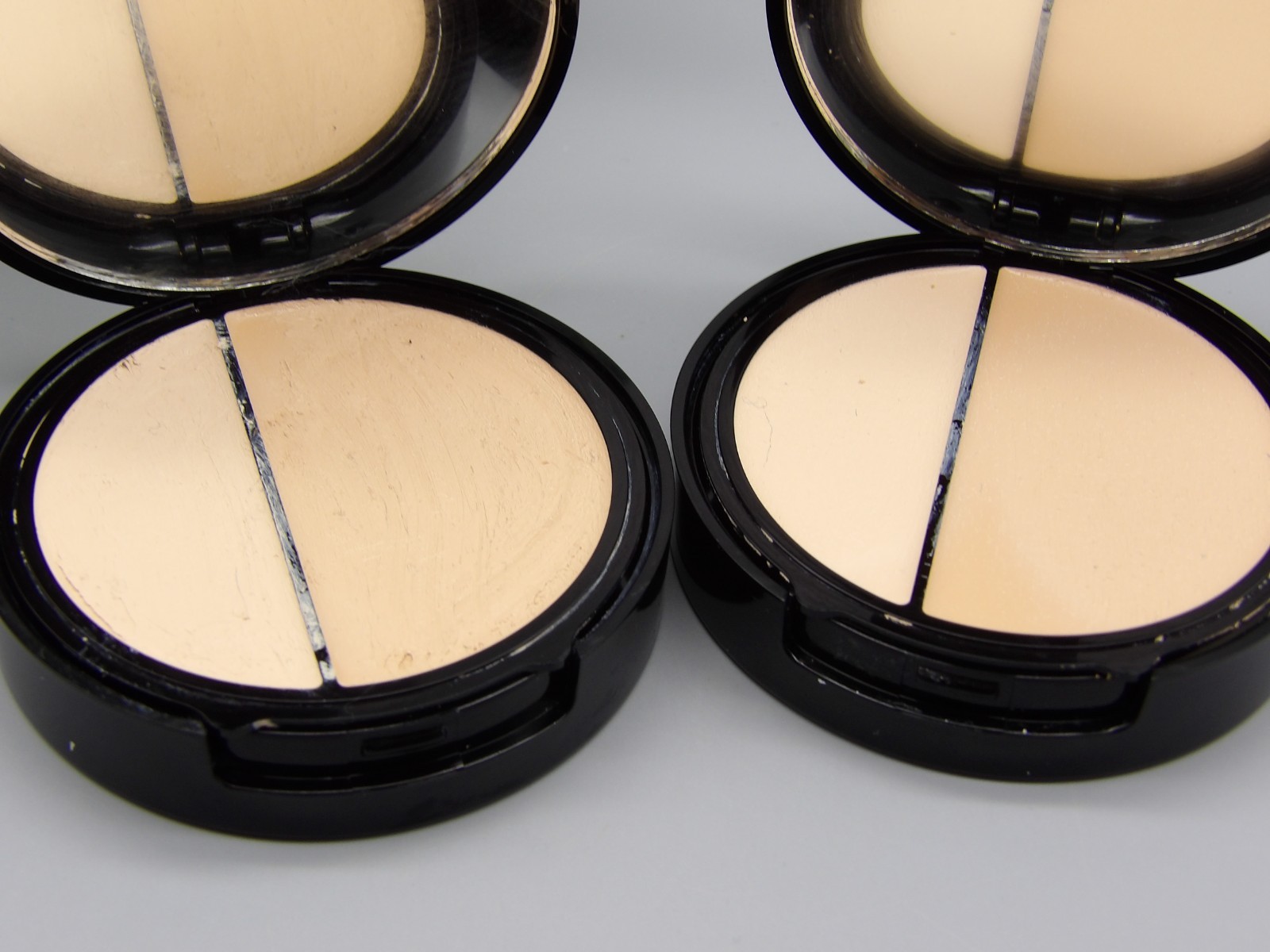 2~Eve Pearl 40:60 Dual Foundation FAIR 0.51 oz FLAWED/ SURFACE DAMAGE