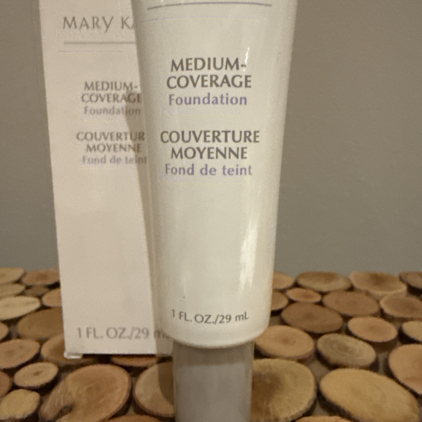 Mary Kay Medium Coverage Foundation Ivory 204 Gray Cap NIB #355300